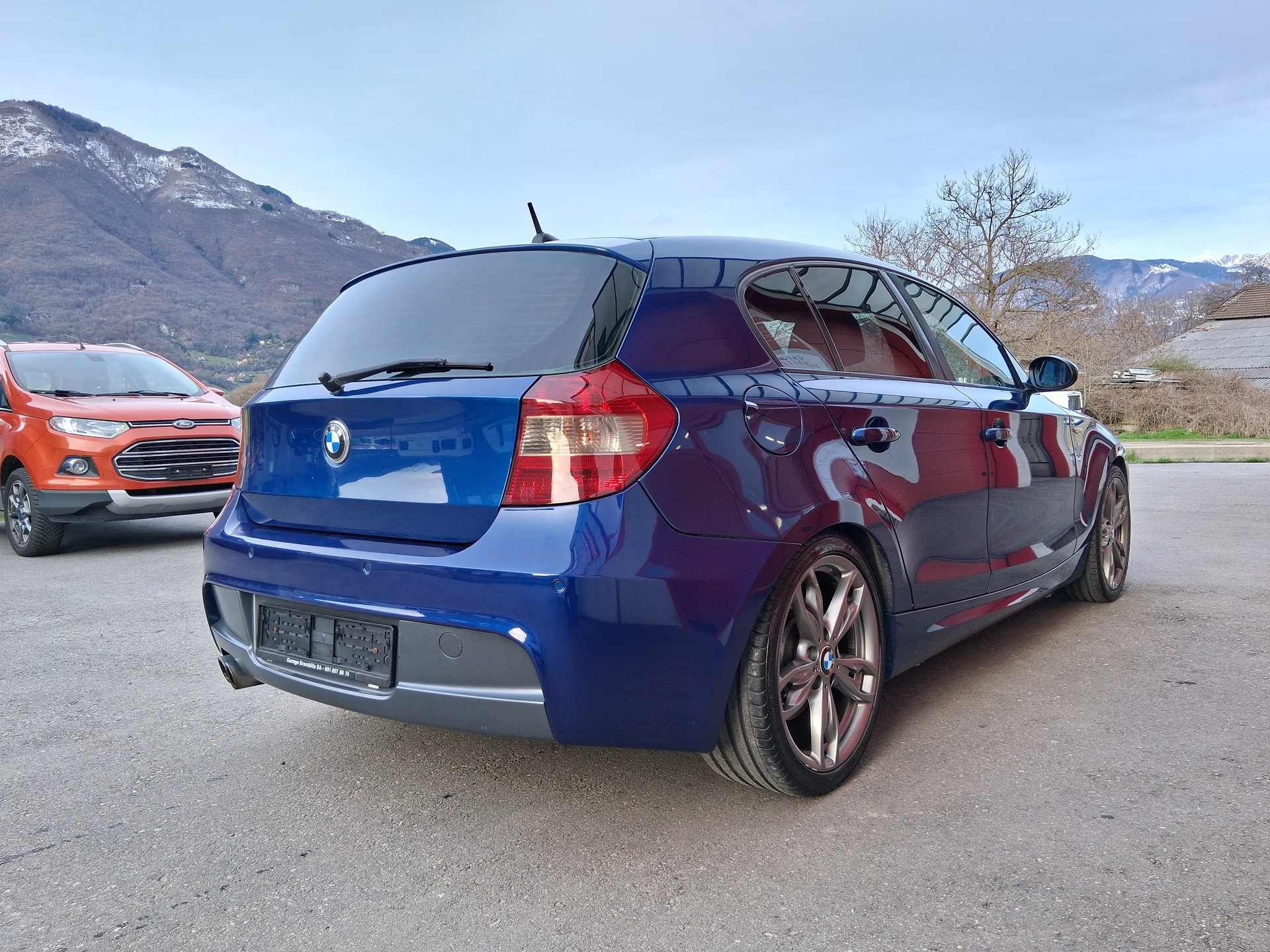 BMW 130i-image-5