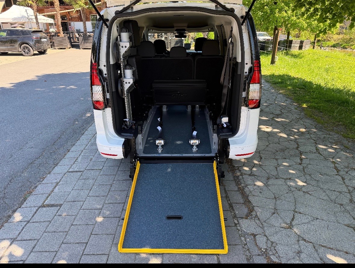 VW Caddy Maxi 2.0 TDI Liberty DSG inkl. XL Umbau für Rollstuhltransport FLEXI RAMP XL-image-15