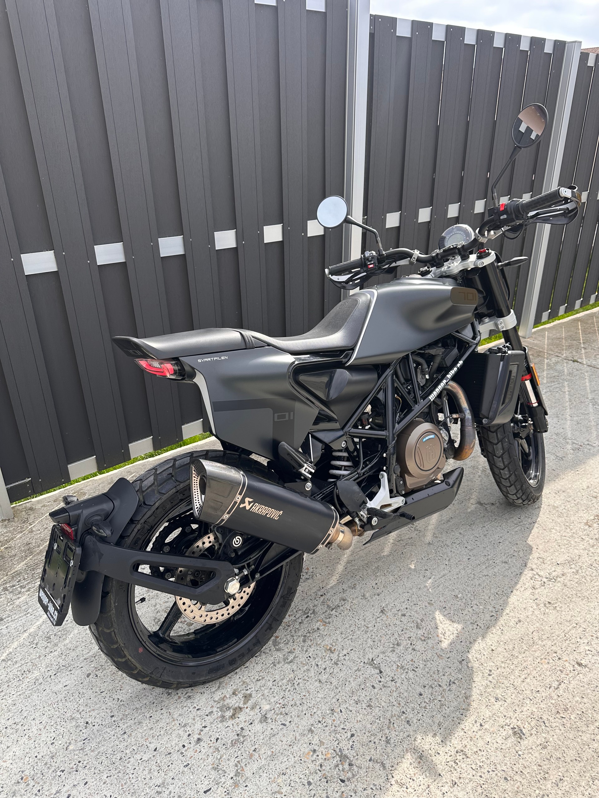 HUSQVARNA SVARTPILEN 701