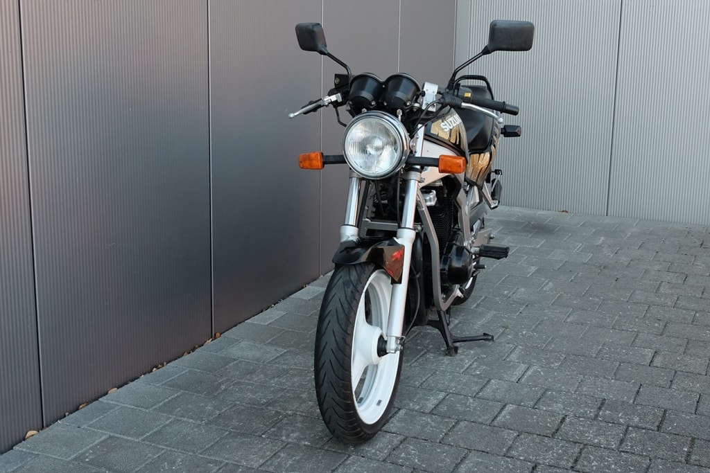 SUZUKI GS 500E-image-1