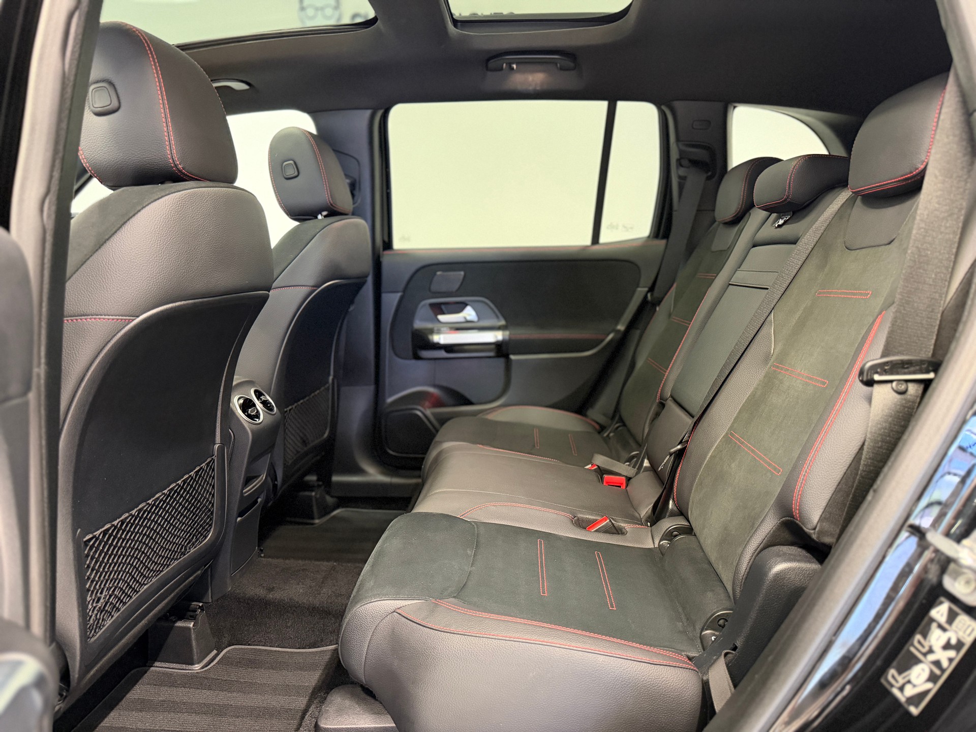 MERCEDES-BENZ GLB 220 4Matic 8G-Tronic-image-12
