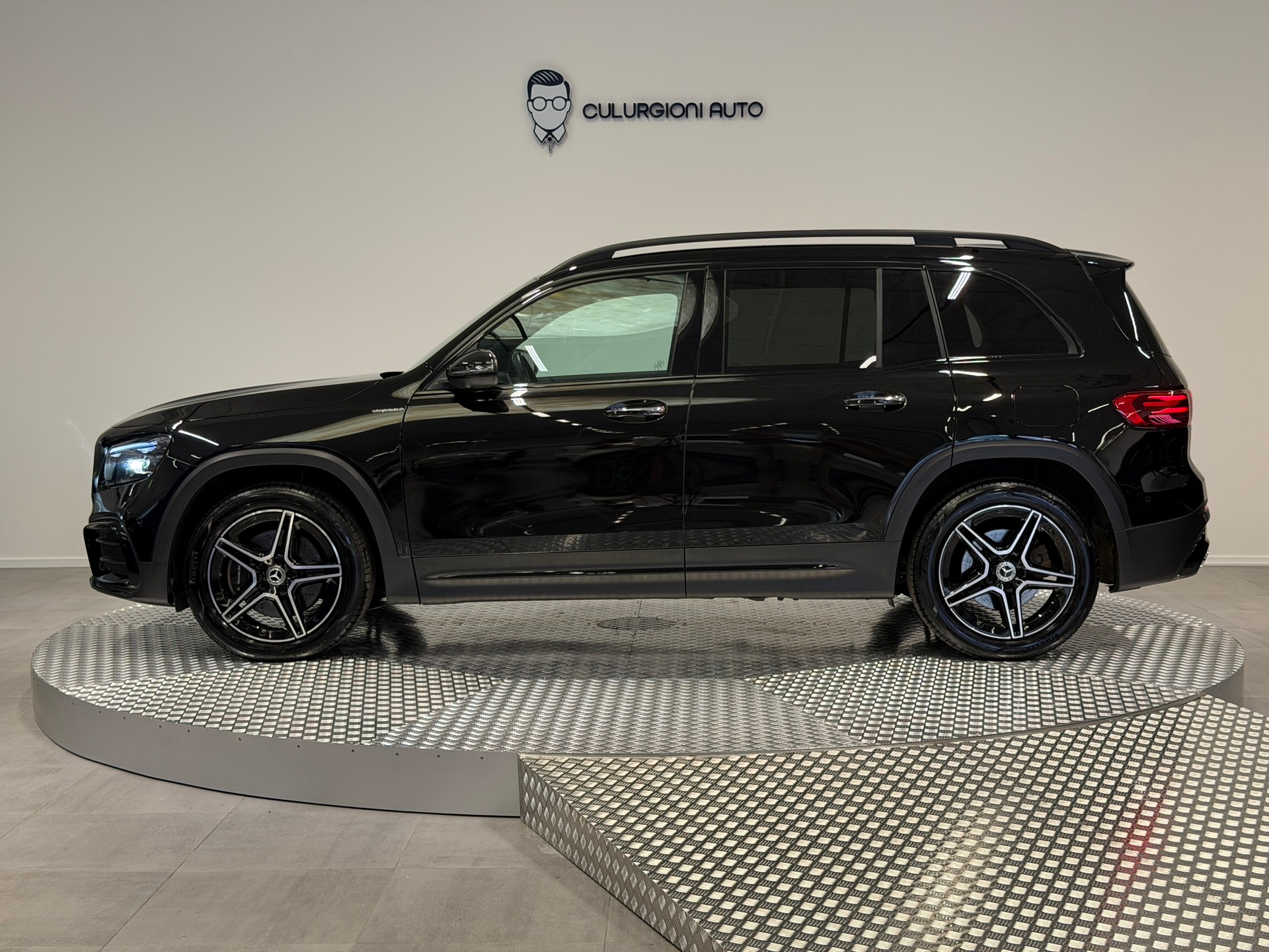 MERCEDES-BENZ GLB 220 4Matic 8G-Tronic-image-7