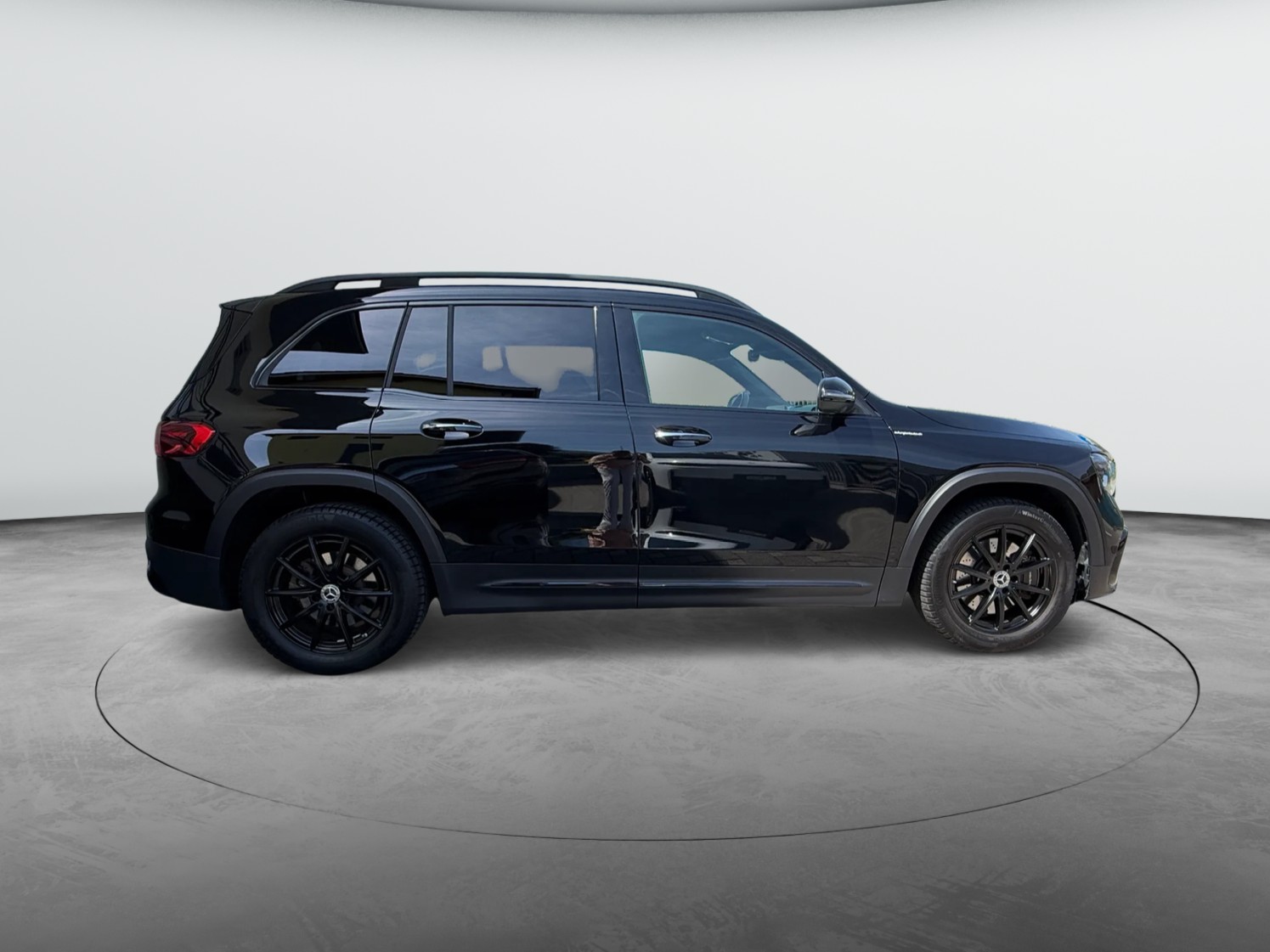 MERCEDES-BENZ GLB 220 4Matic 8G-Tronic-showroom-element-3