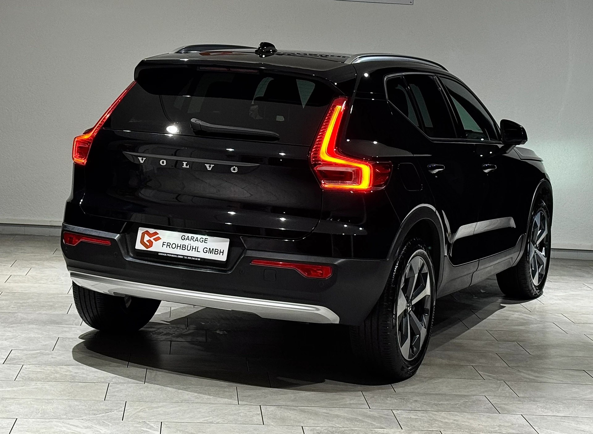 VOLVO XC40 B3 Benzin Mild Hybrid Core DCT-showroom-element-3