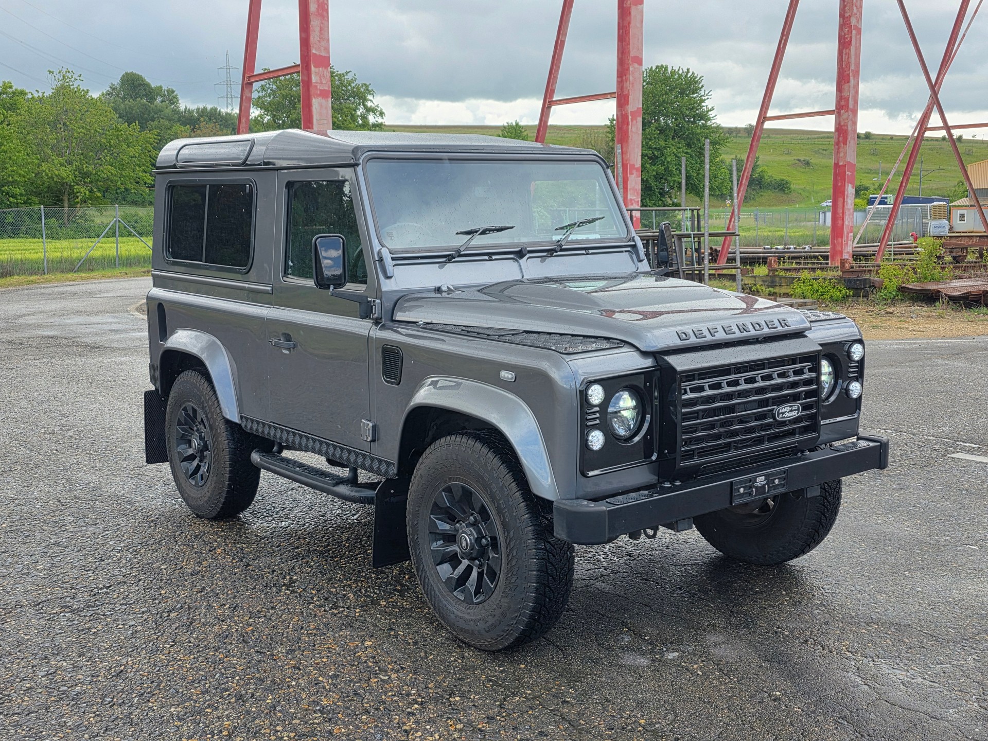 LAND ROVER Defender 90 2.2 TD4 Station Wagon-image-4