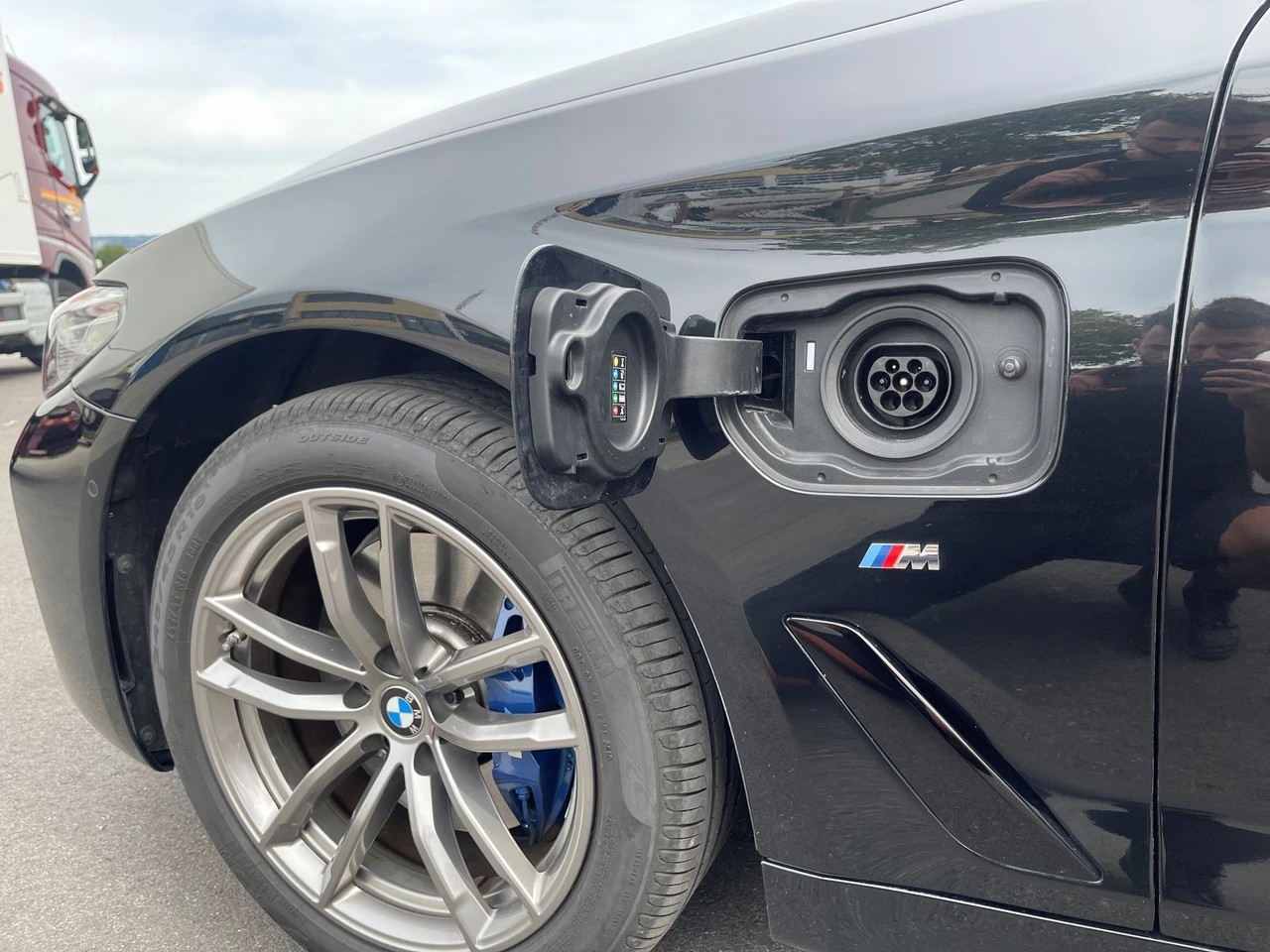 BMW 530e xDrive M Sport Steptronic-image-16