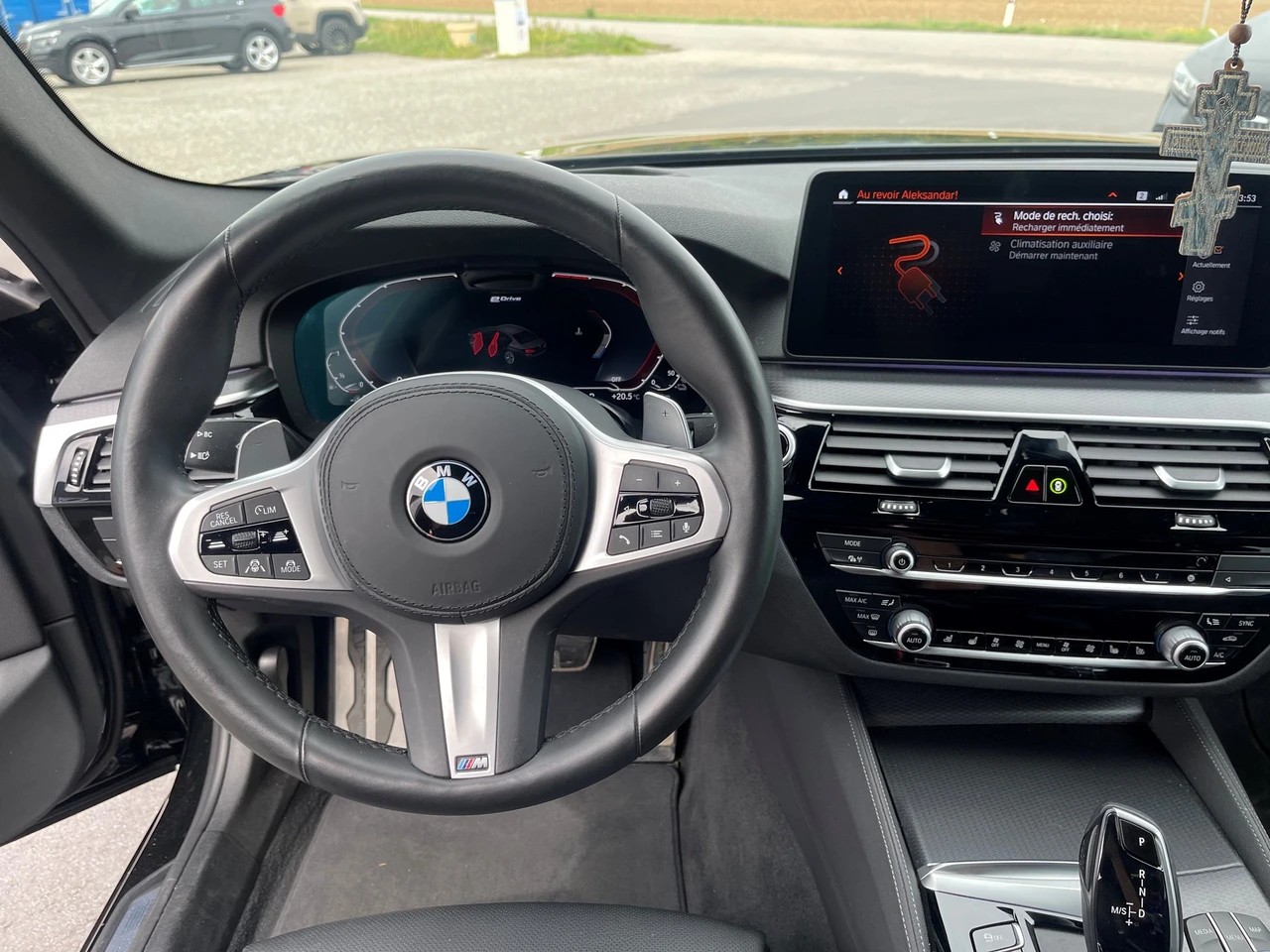 BMW 530e xDrive M Sport Steptronic-image-10
