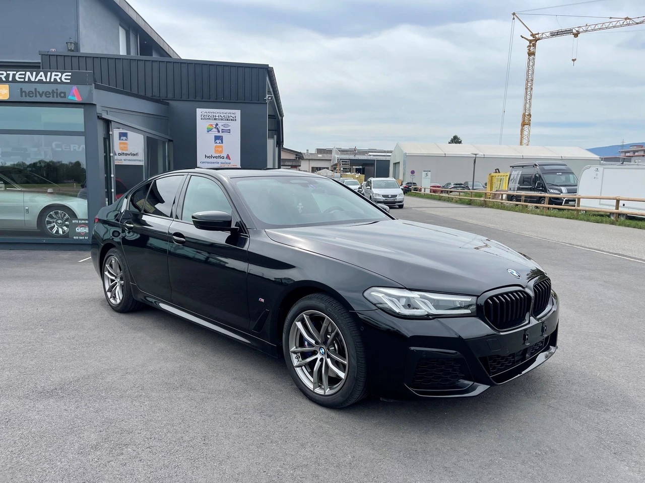 BMW 530e xDrive M Sport Steptronic-showroom-element-2