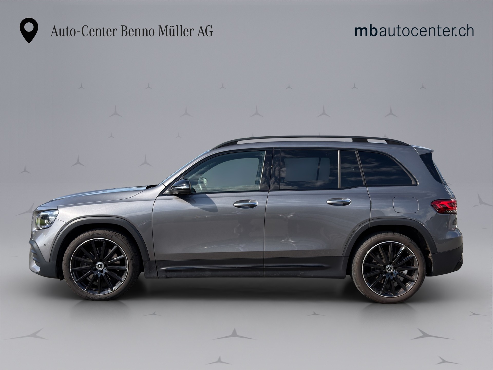 MERCEDES-BENZ GLB 250 AMG Line 4matic-showroom-element-1