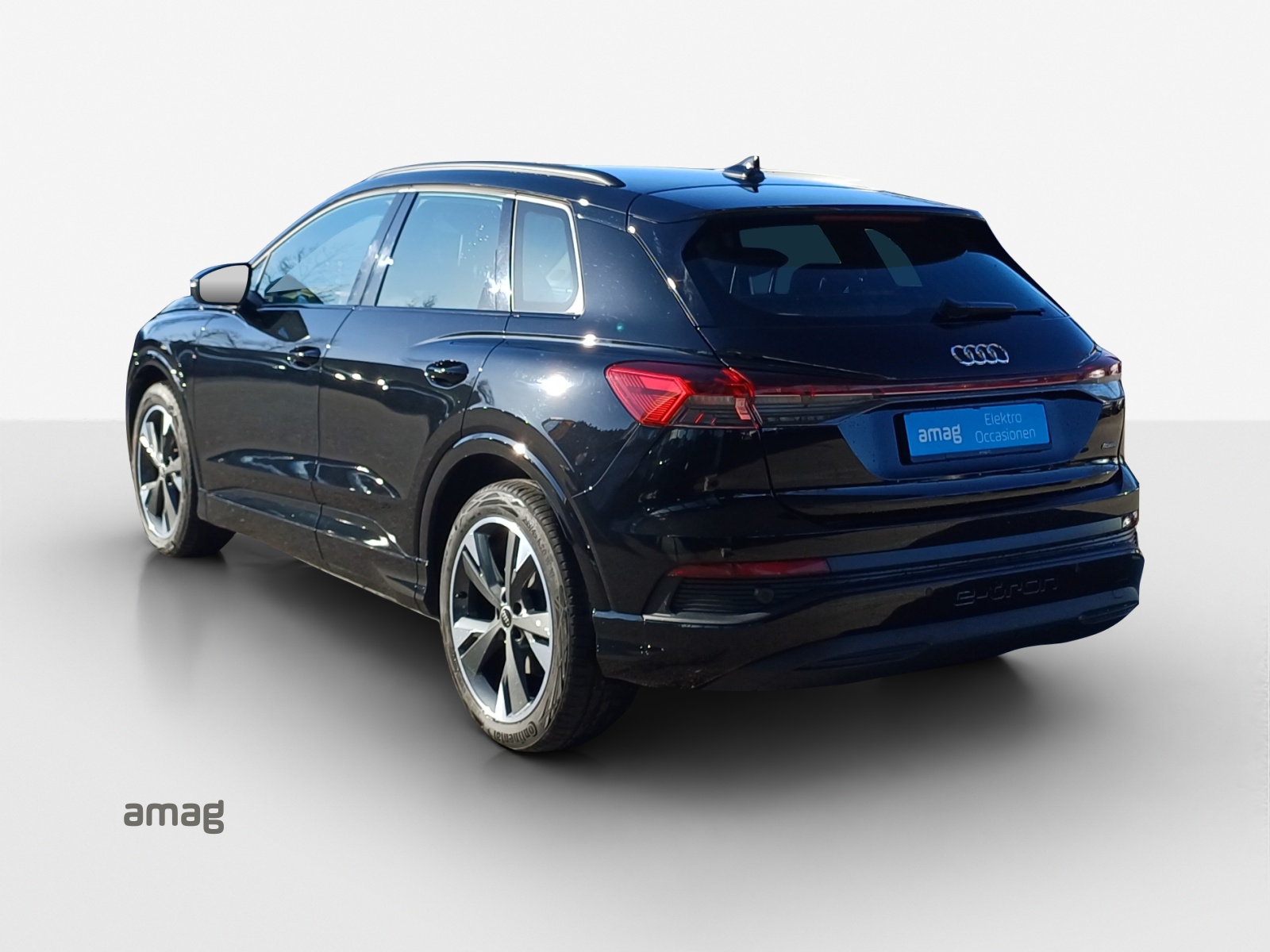 AUDI Q4 e-tron 50 quattro-showroom-element-2