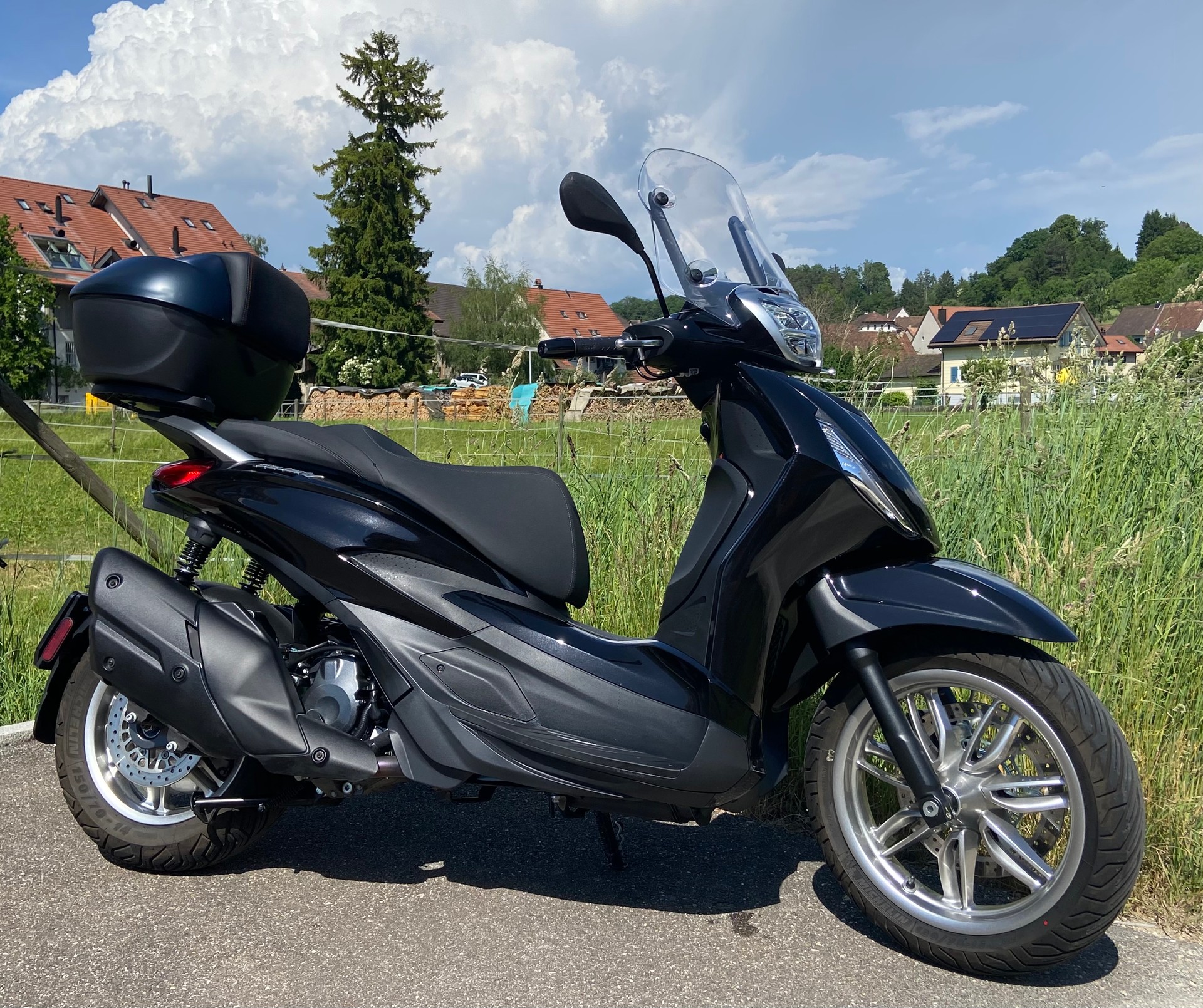 PIAGGIO Beverly 400 Sport E5+-image-1