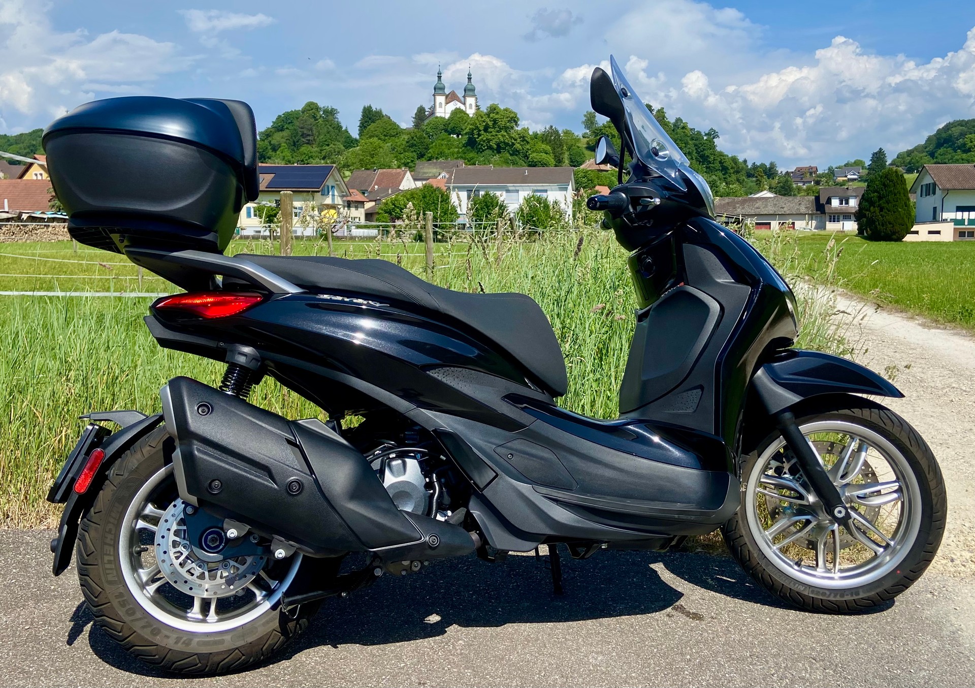 PIAGGIO Beverly 400 Sport E5+-image-0