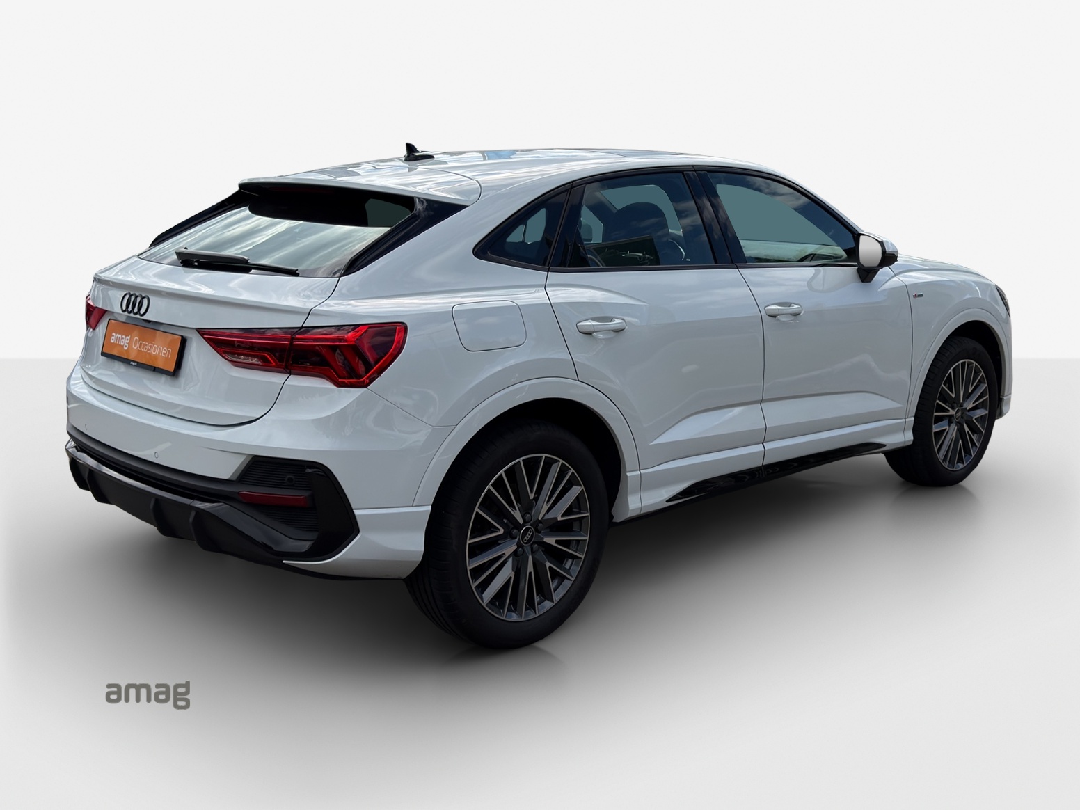 AUDI Q3 Sportback 35 TFSI S line Attraction S-tronic-image-4