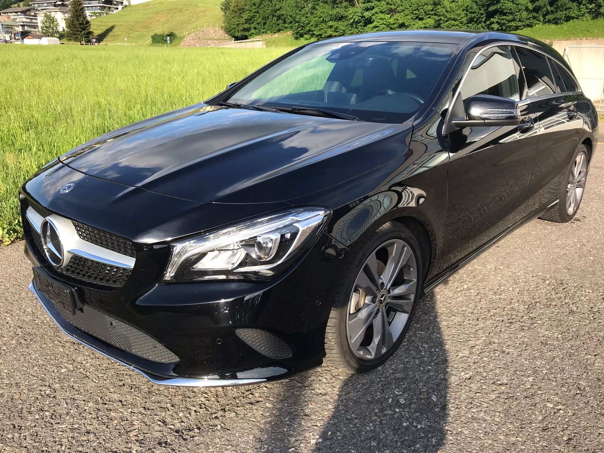 MERCEDES-BENZ CLA Shooting Brake 220 d Urban 7G-DCT-image-1