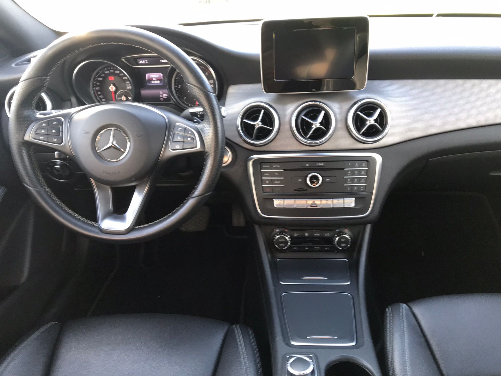 MERCEDES-BENZ CLA Shooting Brake 220 d Urban 7G-DCT-image-7