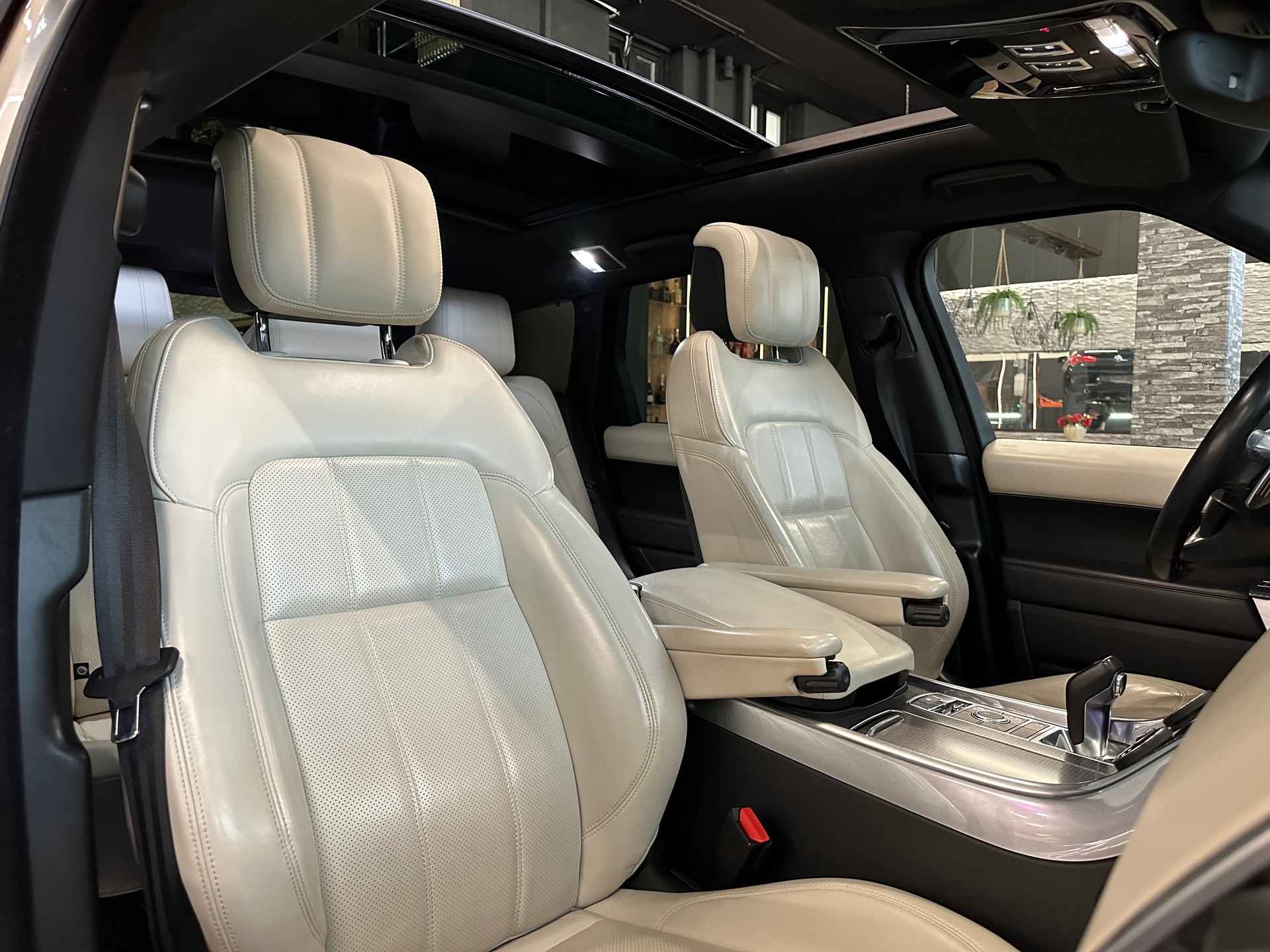 LAND ROVER Range Rover Sport 3.0 SDV6 HSE Dynamic Automatic ( 7 Sitze )-image-29