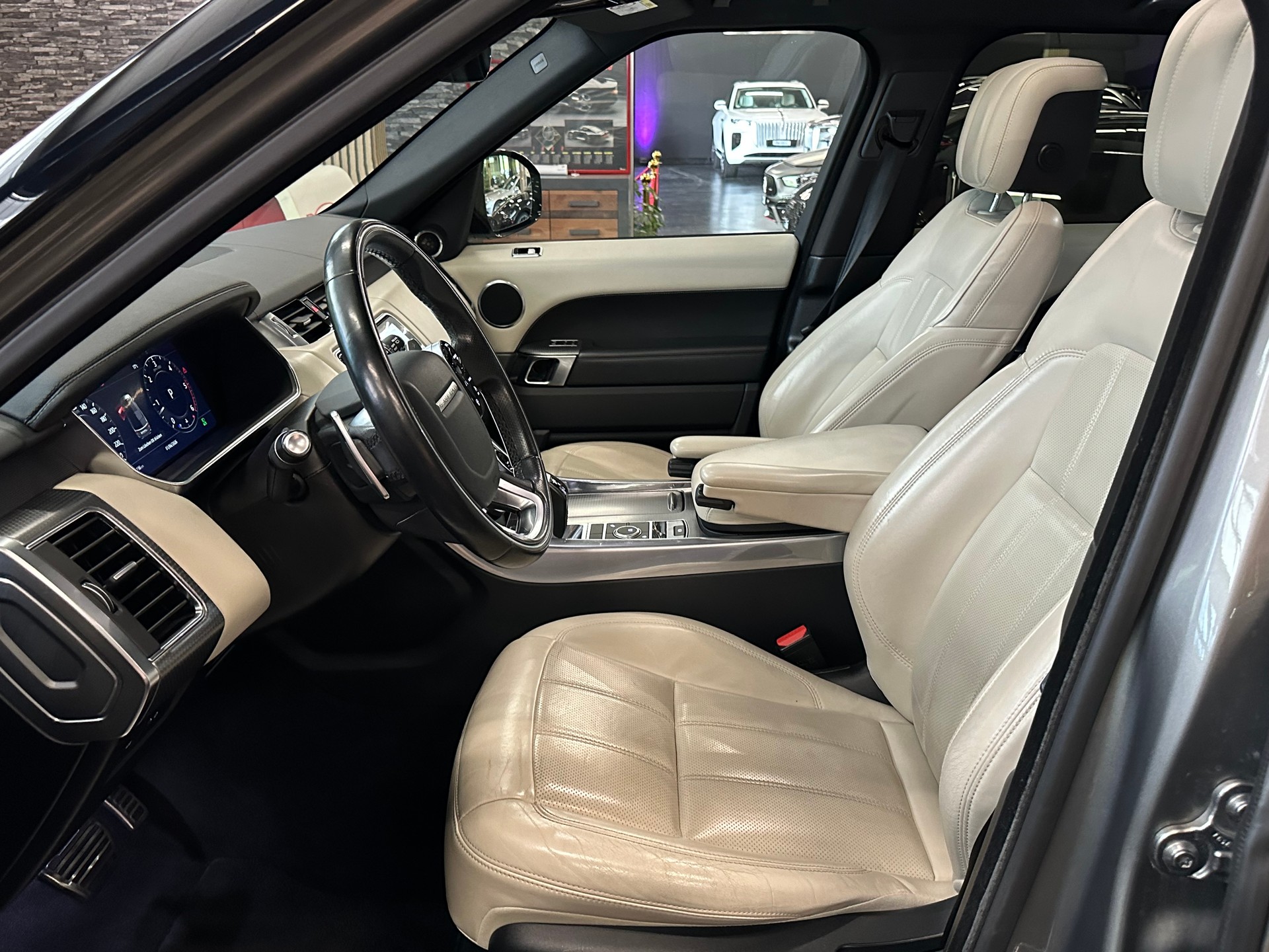 LAND ROVER Range Rover Sport 3.0 SDV6 HSE Dynamic Automatic ( 7 Sitze )-image-14