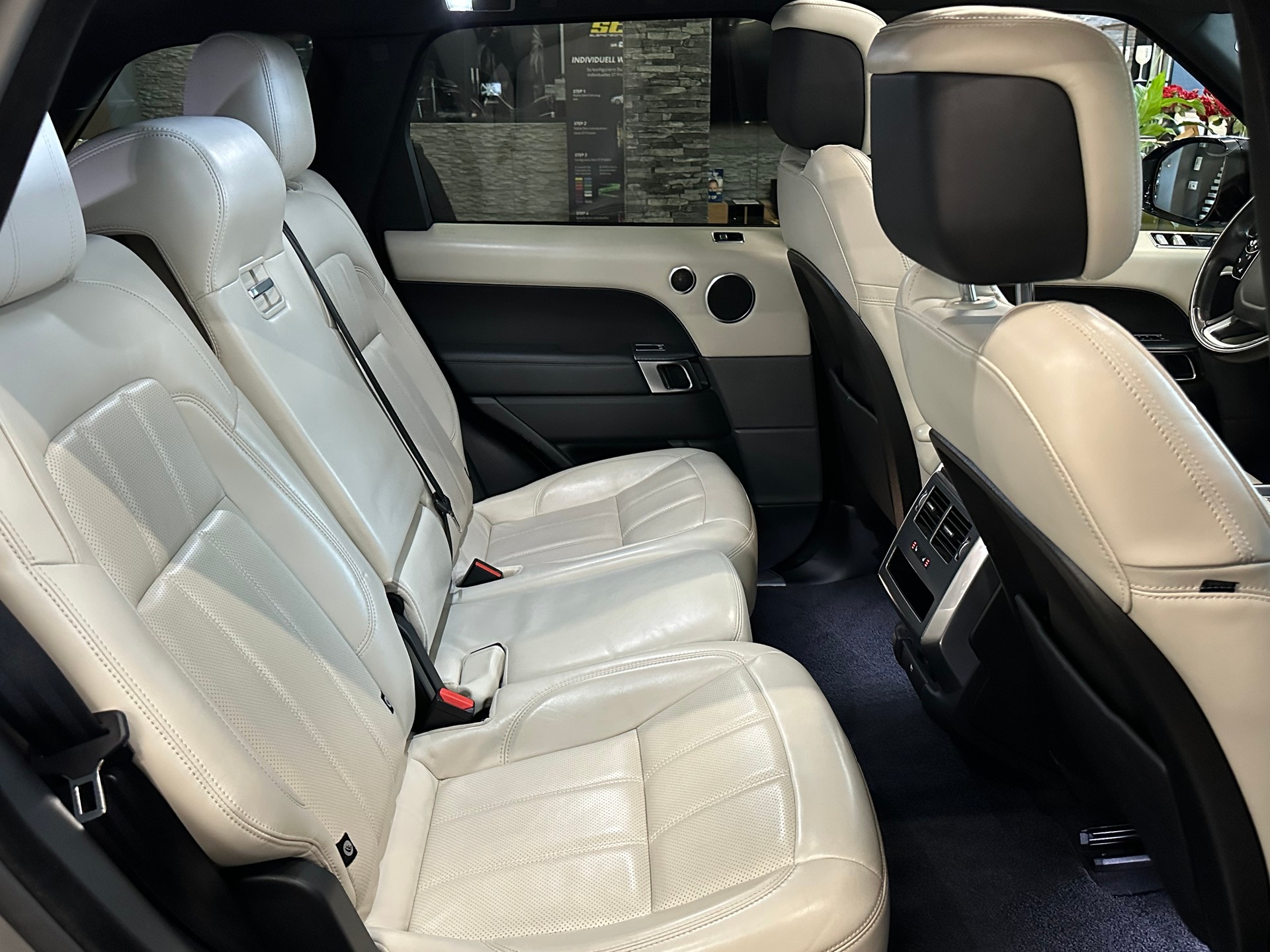 LAND ROVER Range Rover Sport 3.0 SDV6 HSE Dynamic Automatic ( 7 Sitze )-image-22