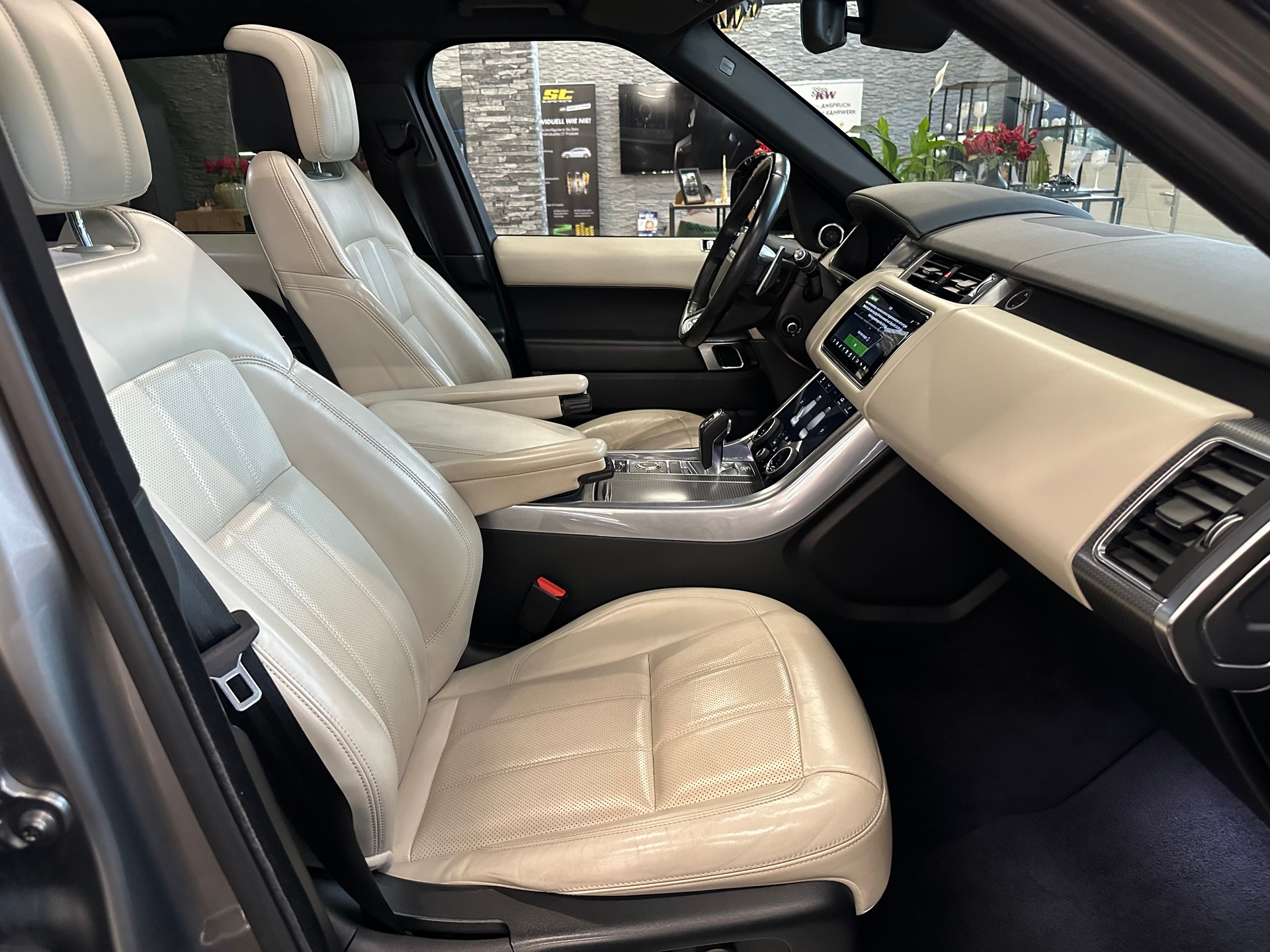 LAND ROVER Range Rover Sport 3.0 SDV6 HSE Dynamic Automatic ( 7 Sitze )-image-12
