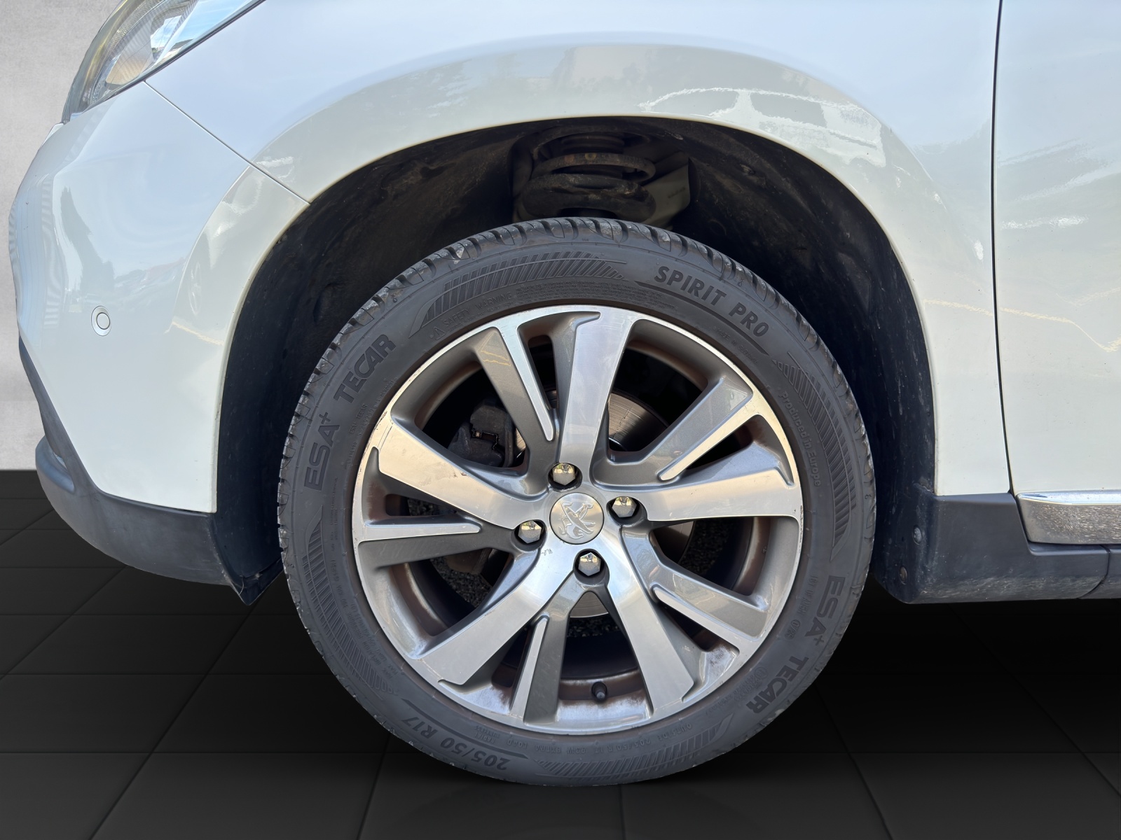 PEUGEOT 2008 1.2 PureTech Allure-image-18