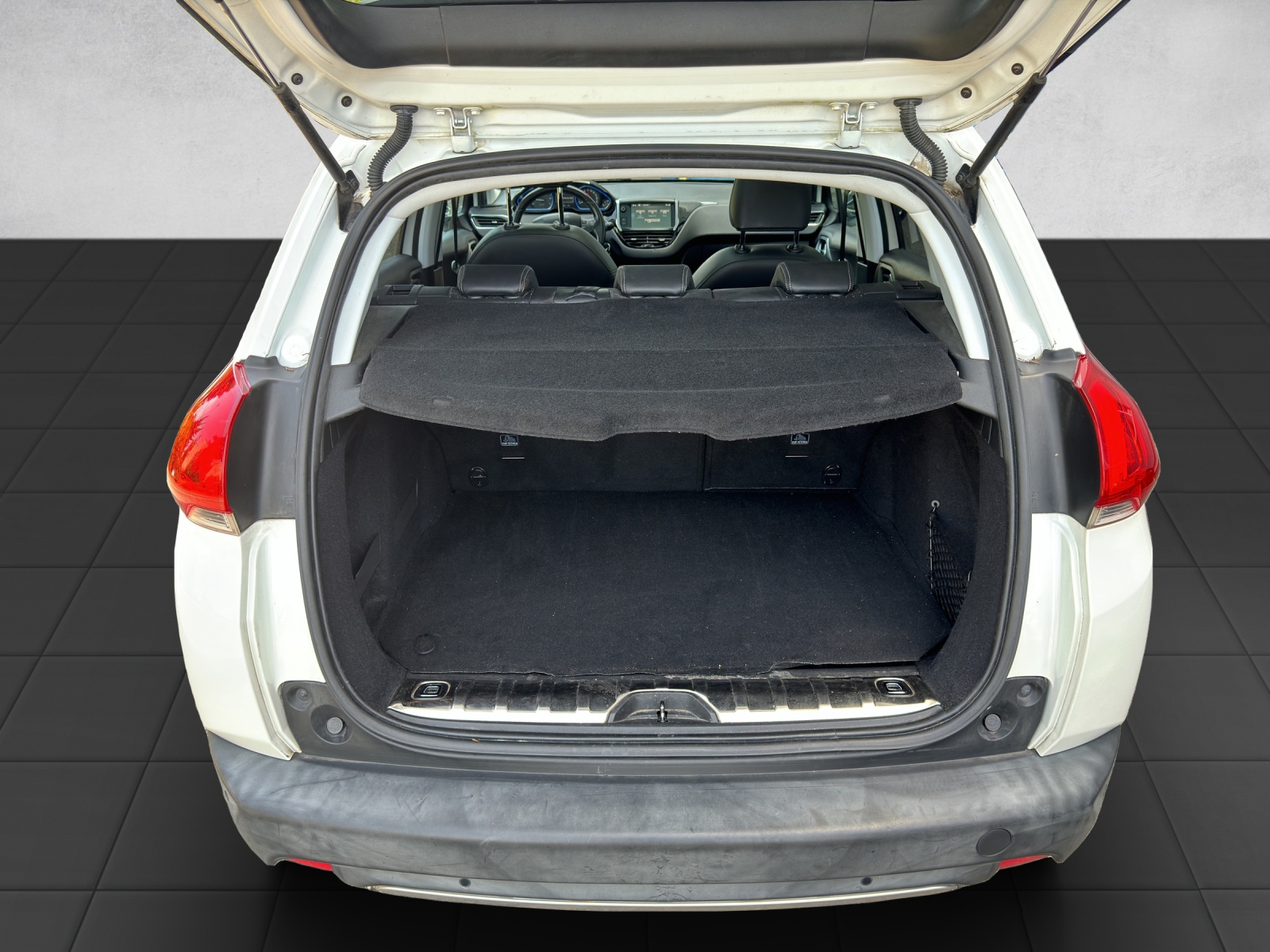 PEUGEOT 2008 1.2 PureTech Allure-image-16