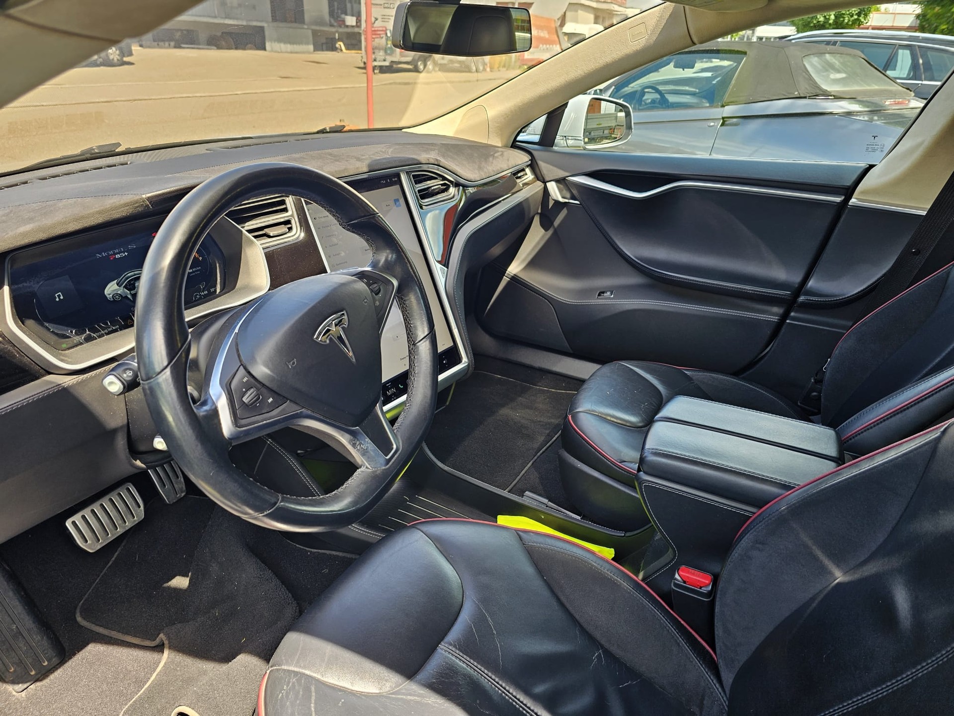 TESLA Model S 85 Performance-image-7