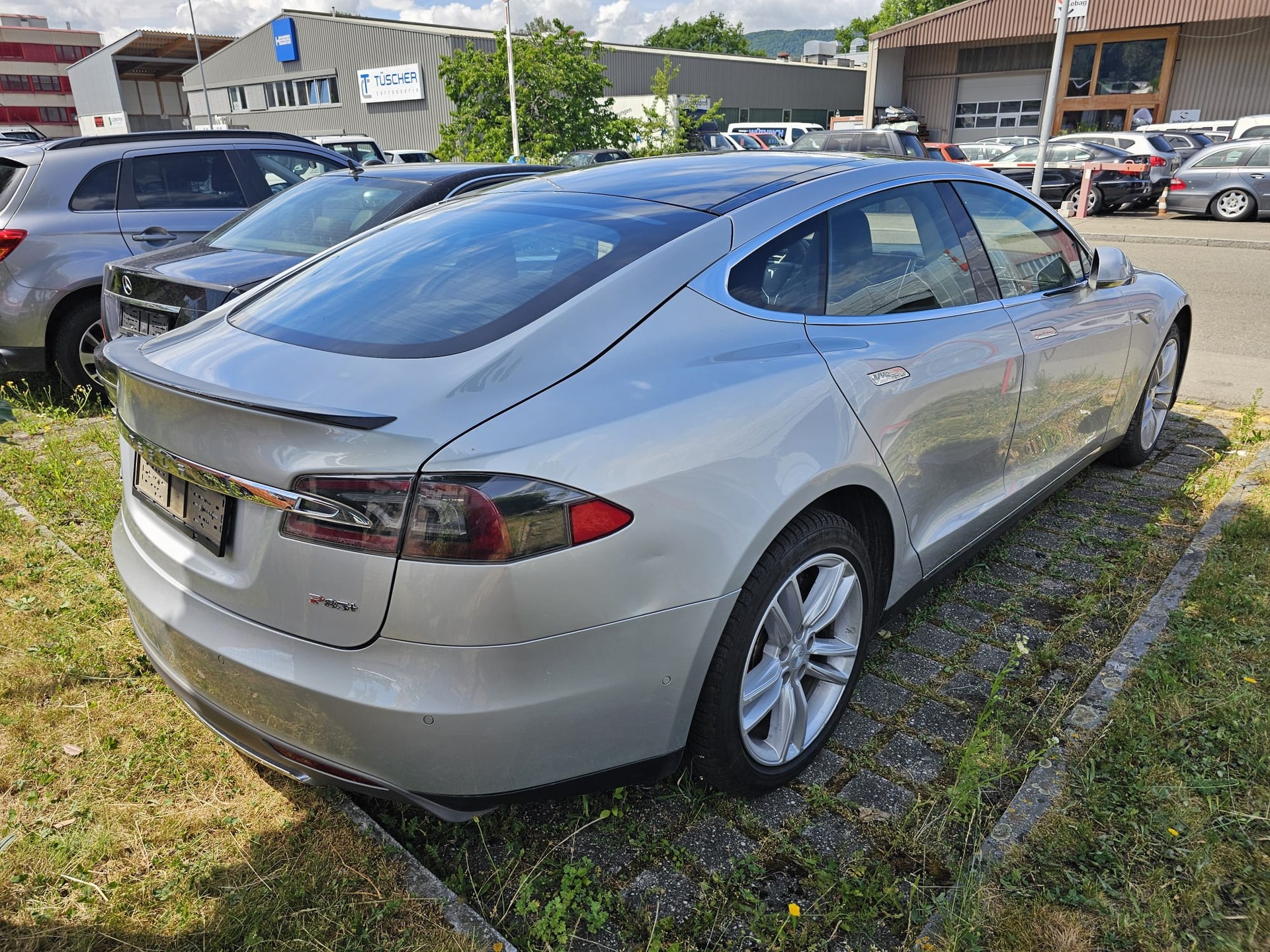TESLA Model S 85 Performance-image-4