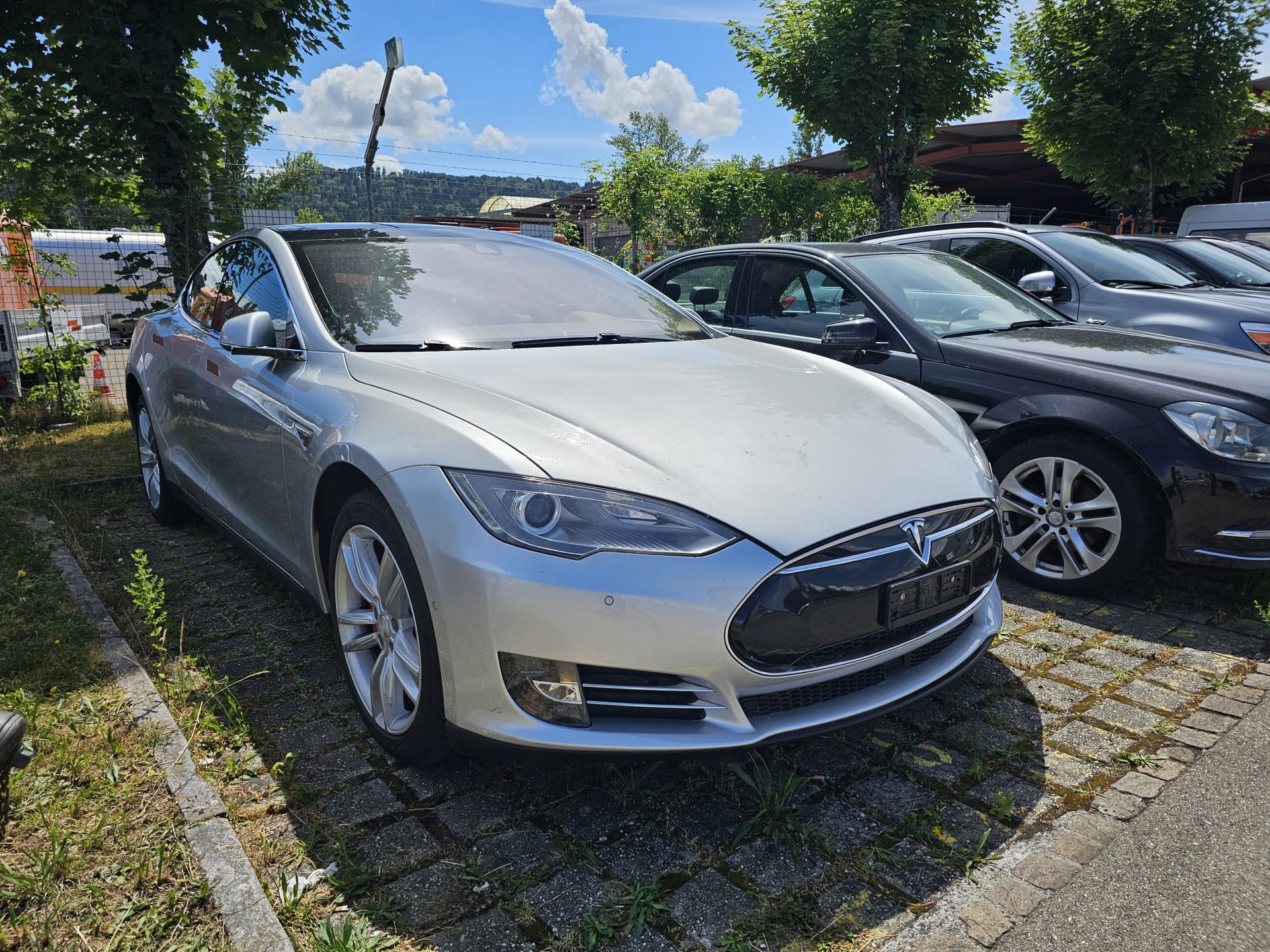 TESLA Model S 85 Performance-image-2
