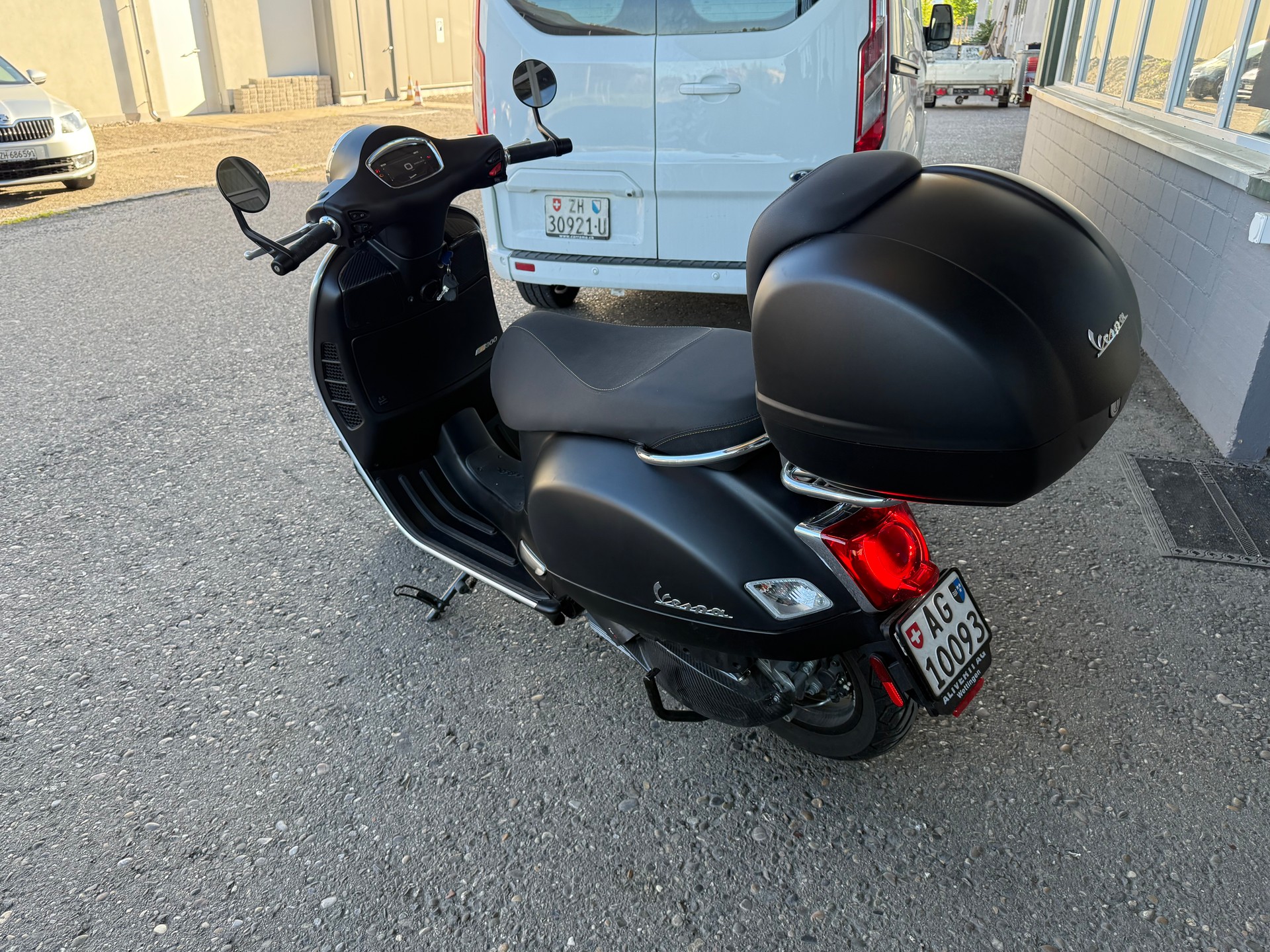 PIAGGIO Vespa GTS 300 Super Tech ABS-image-3