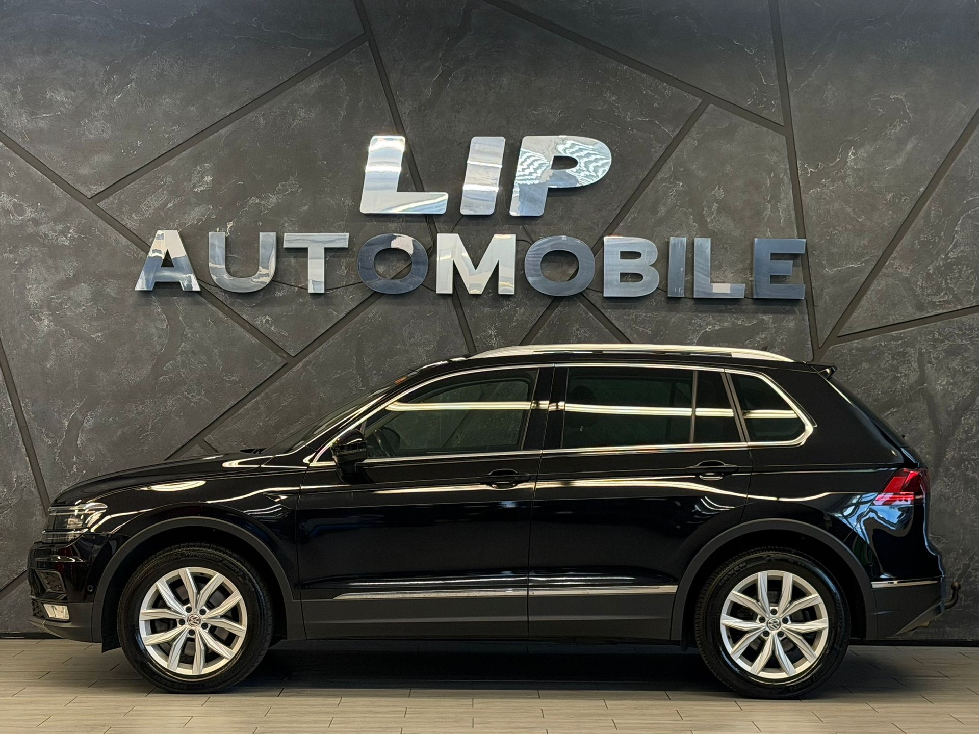 VW Tiguan 2.0TSI Highline 4Motion DSG-image-4