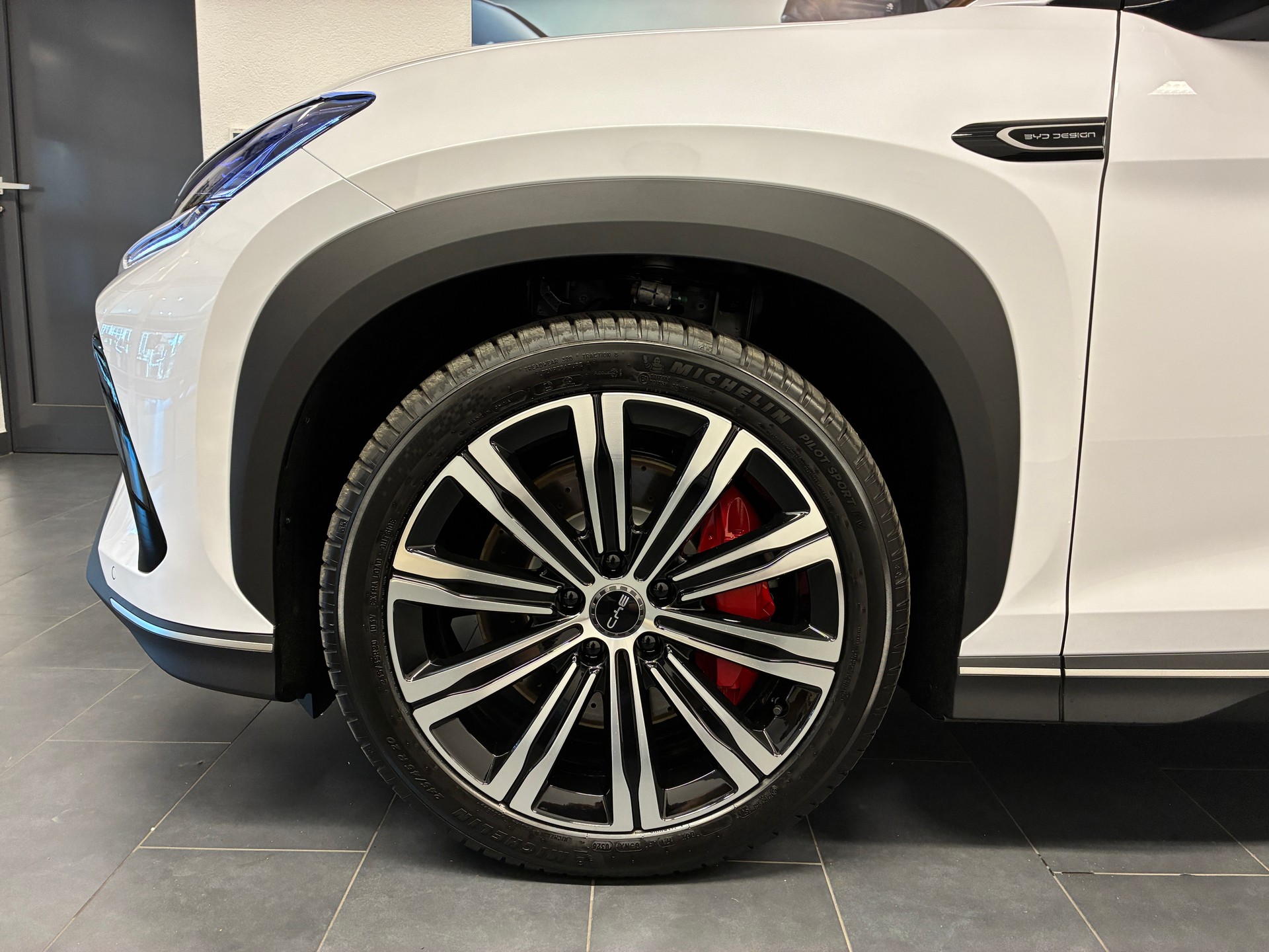 BYD Sealion 7 Excellence AWD-showroom-element-2