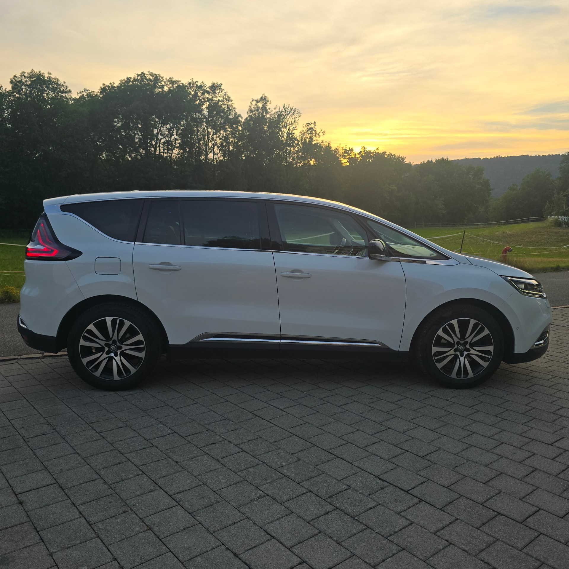 RENAULT Espace 1.6 TCe Initiale EDC-image-5