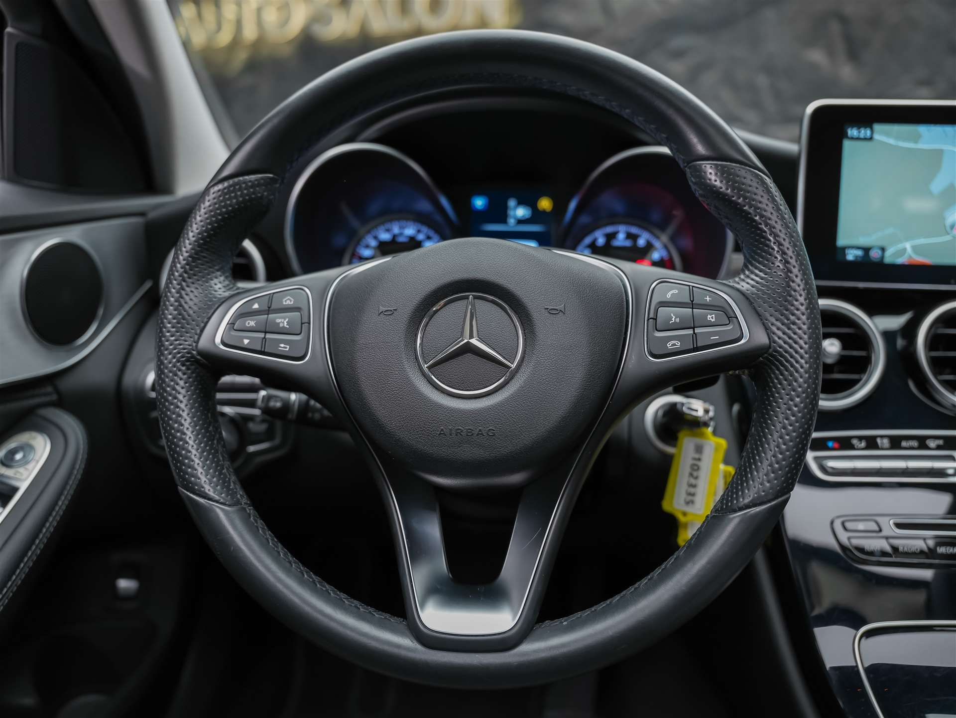 MERCEDES-BENZ C 400 Avantgarde 4Matic 7G-Tronic *El. Sitze mit Memory*Sitzheizung*Panorama*-image-26