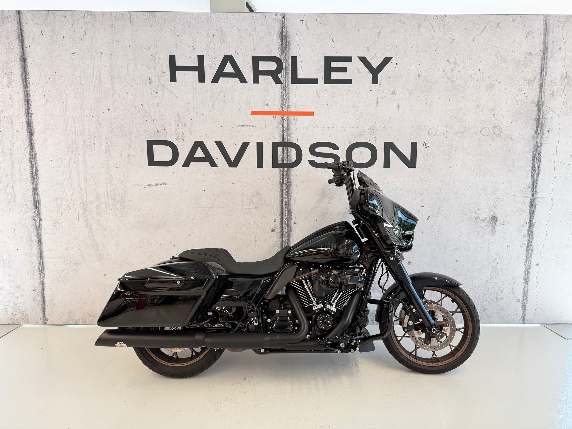 HARLEY-DAVIDSON FLHXST Street Glide ST 117-image-0