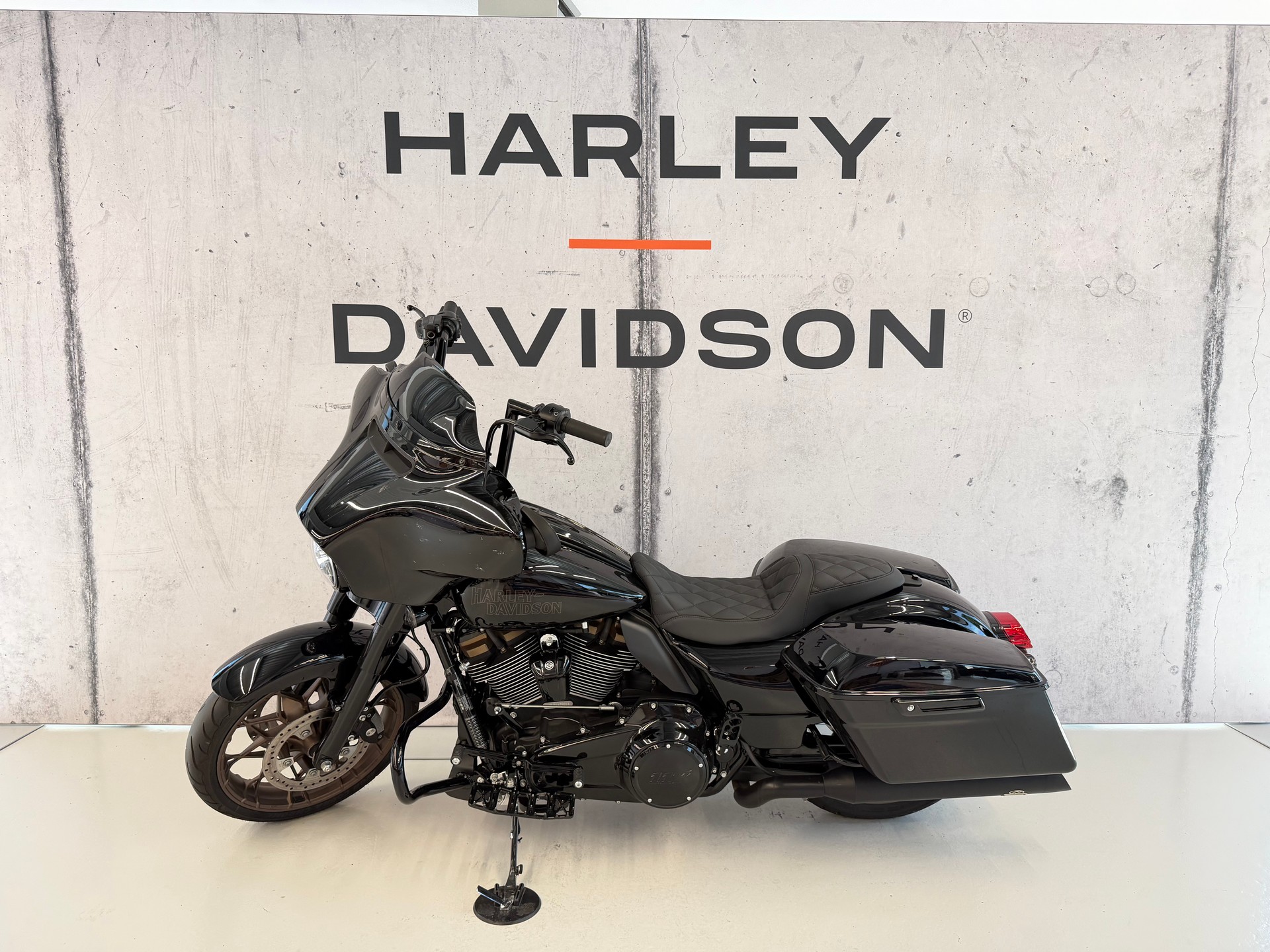 HARLEY-DAVIDSON FLHXST Street Glide ST 117-image-3