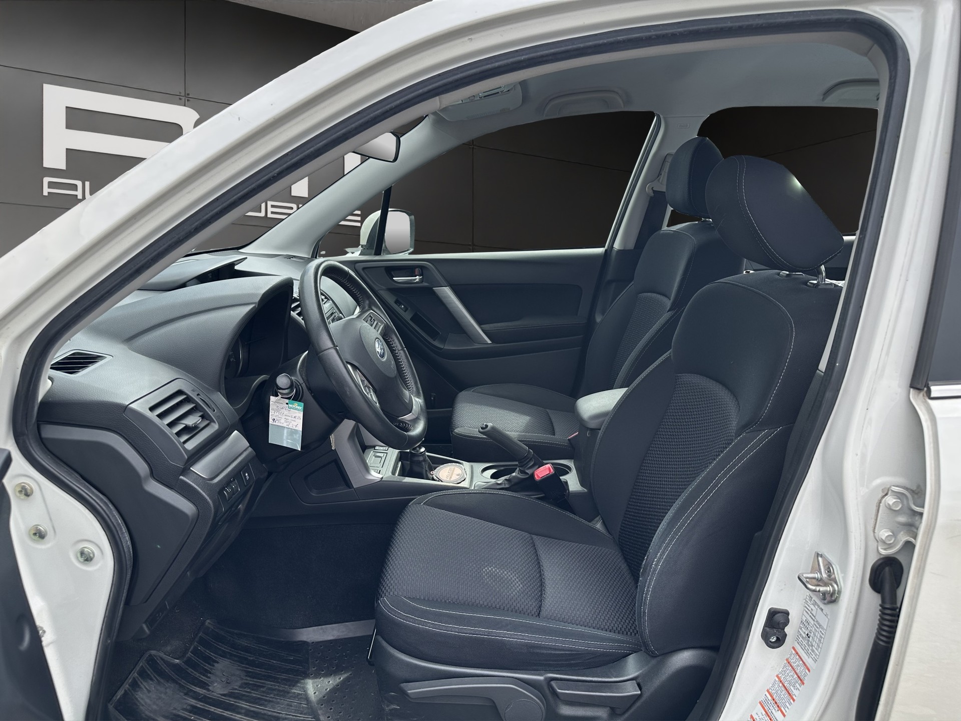 SUBARU Forester 2.0i Swiss-image-4