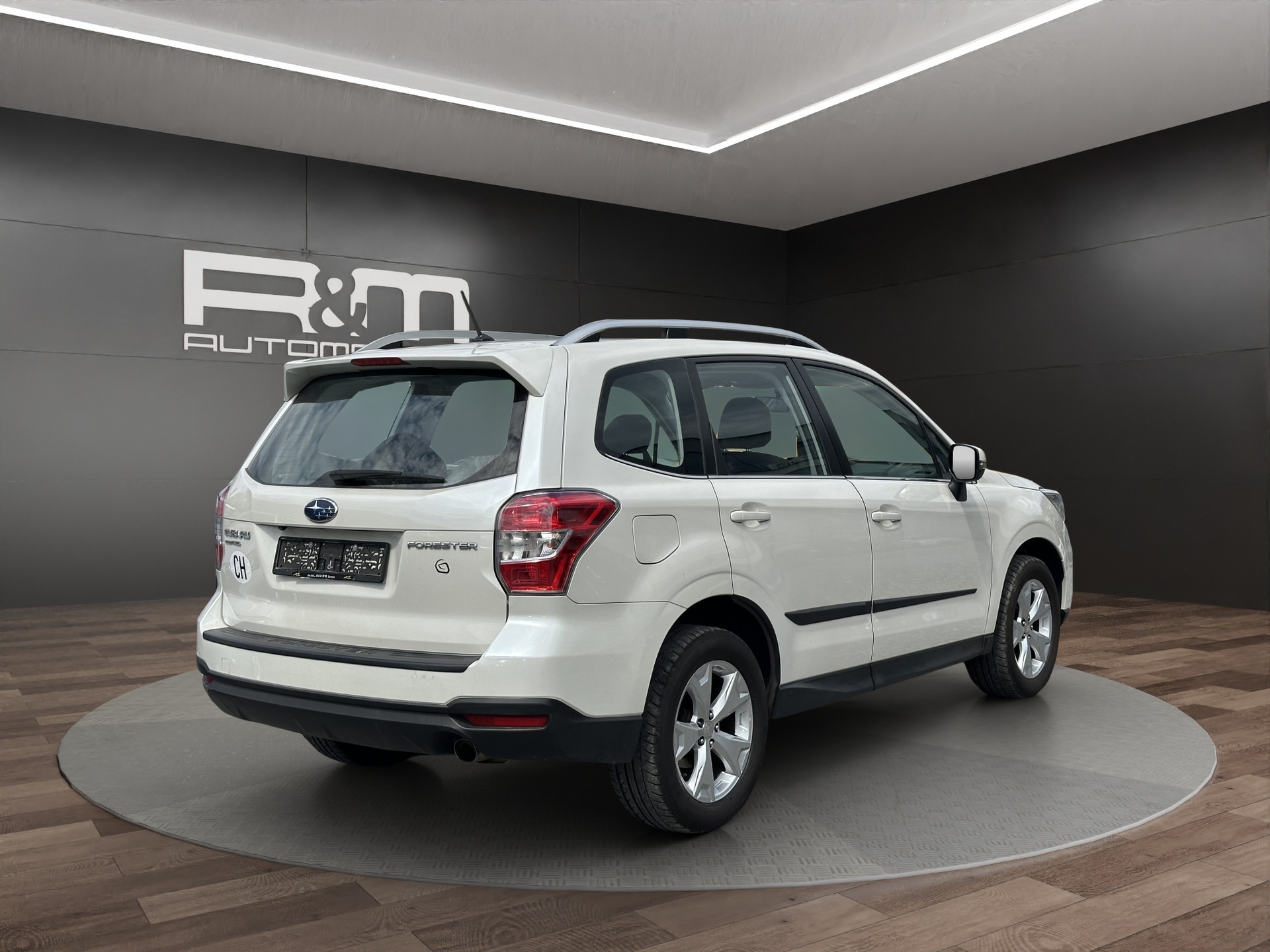 SUBARU Forester 2.0i Swiss-showroom-element-2