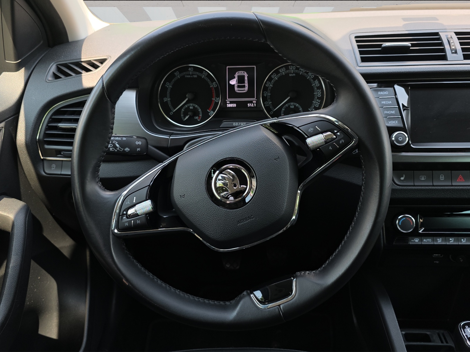 SKODA Fabia Combi 1.0 TSI Style-image-5