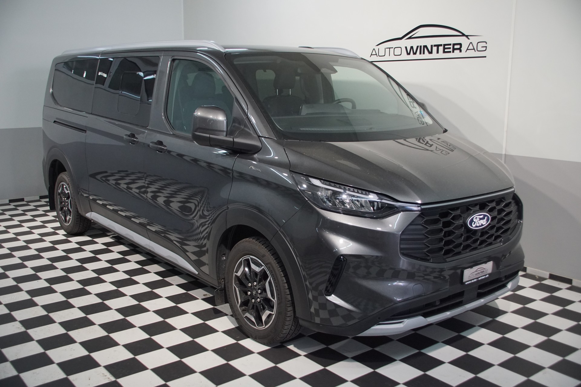 FORD Tourneo Bus 320 L2H1 Active Automat 4x4