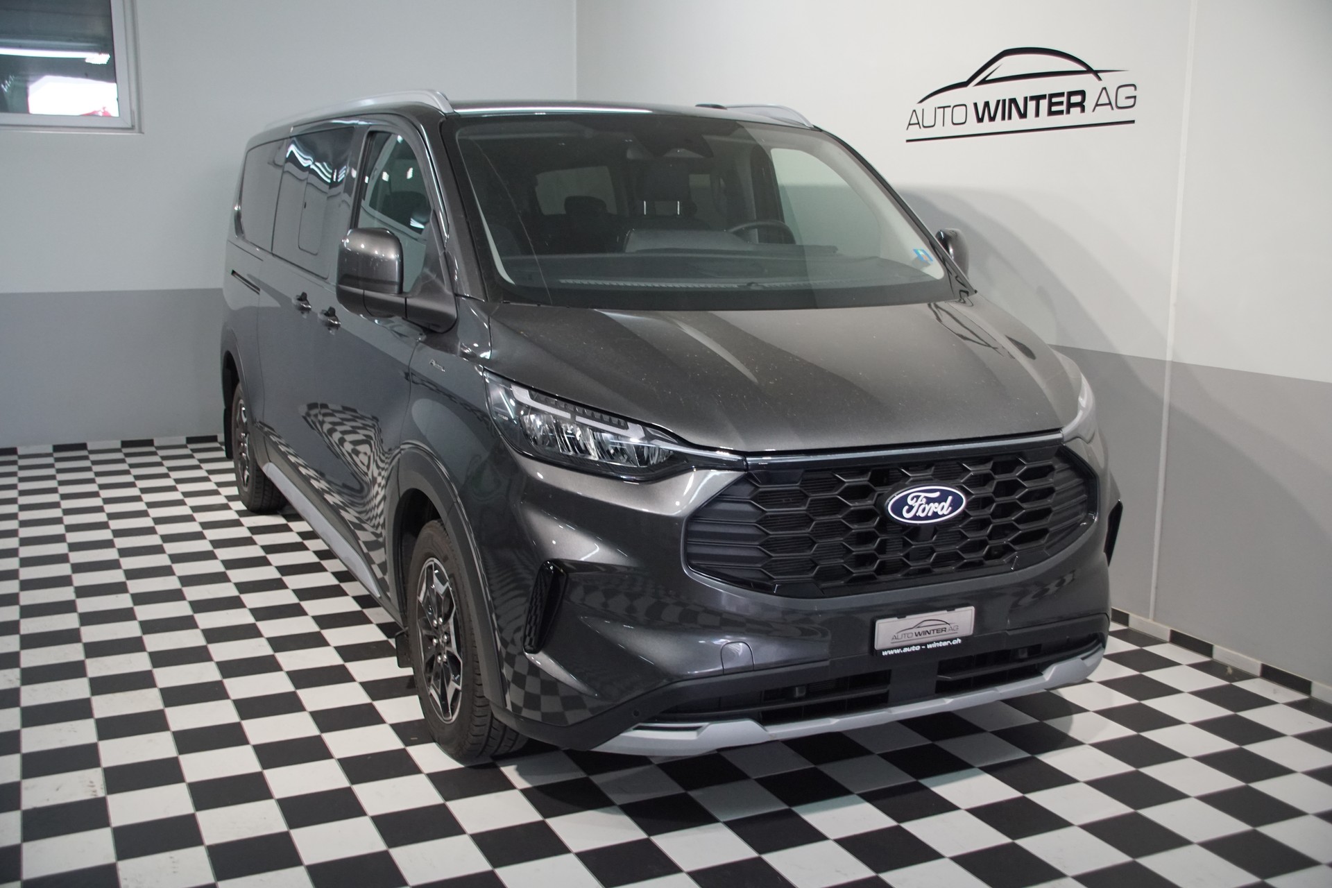 FORD Tourneo Bus 320 L2H1 Active Automat 4x4-showroom-element-1