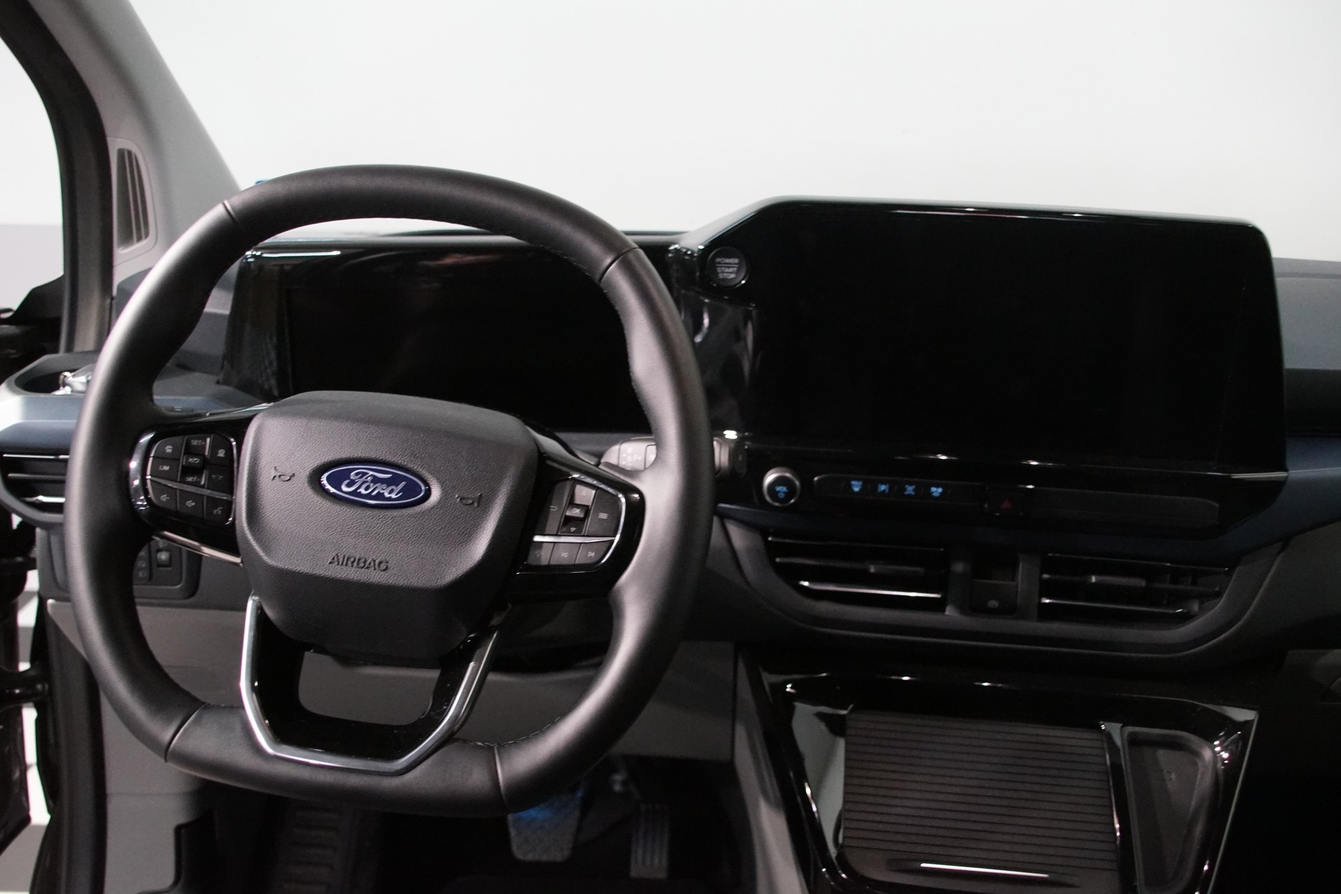 FORD Tourneo Bus 320 L2H1 Active Automat 4x4-image-14
