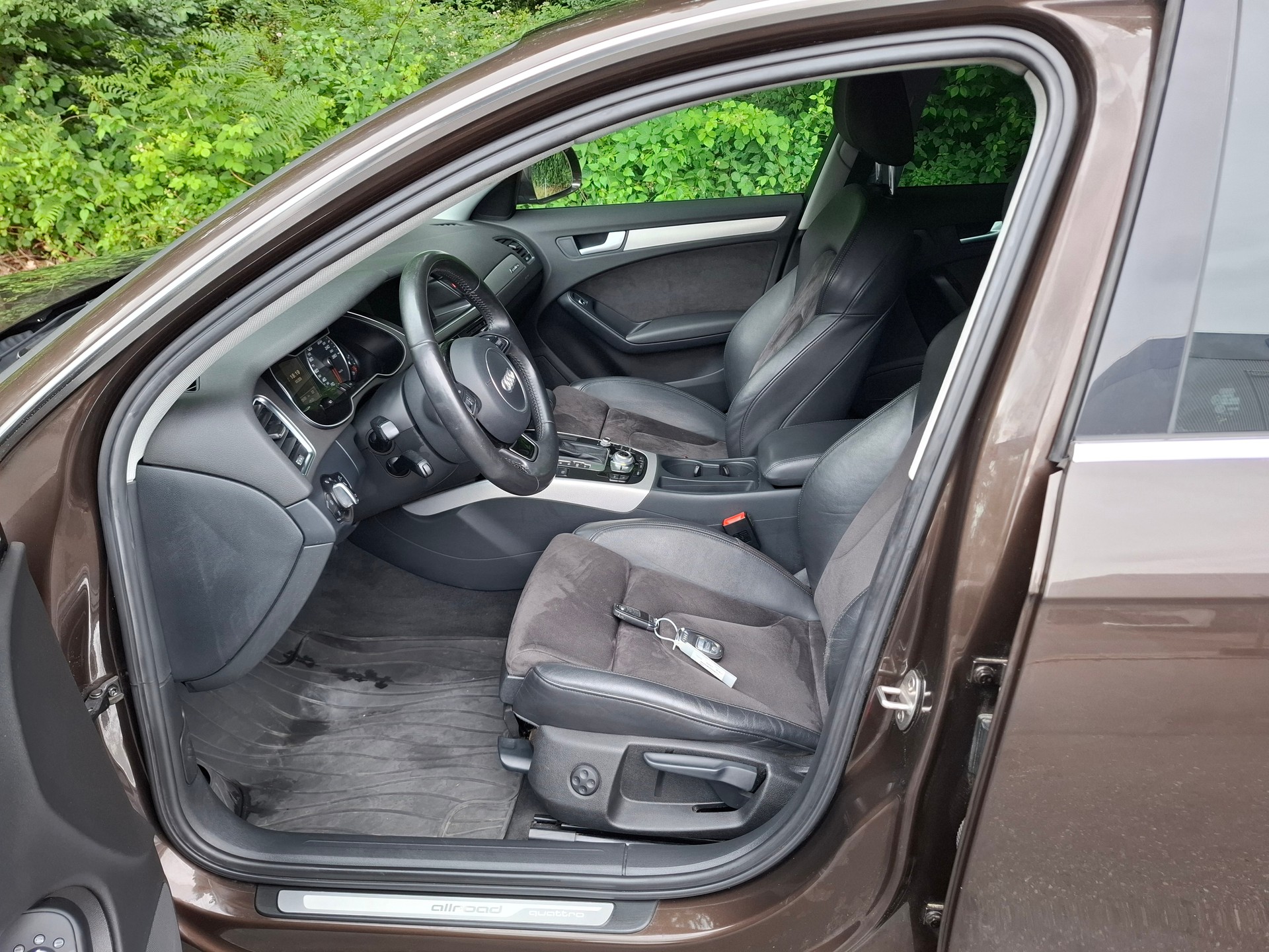 AUDI A4 allroad 3.0 TDI quattro S-tronic-showroom-element-2