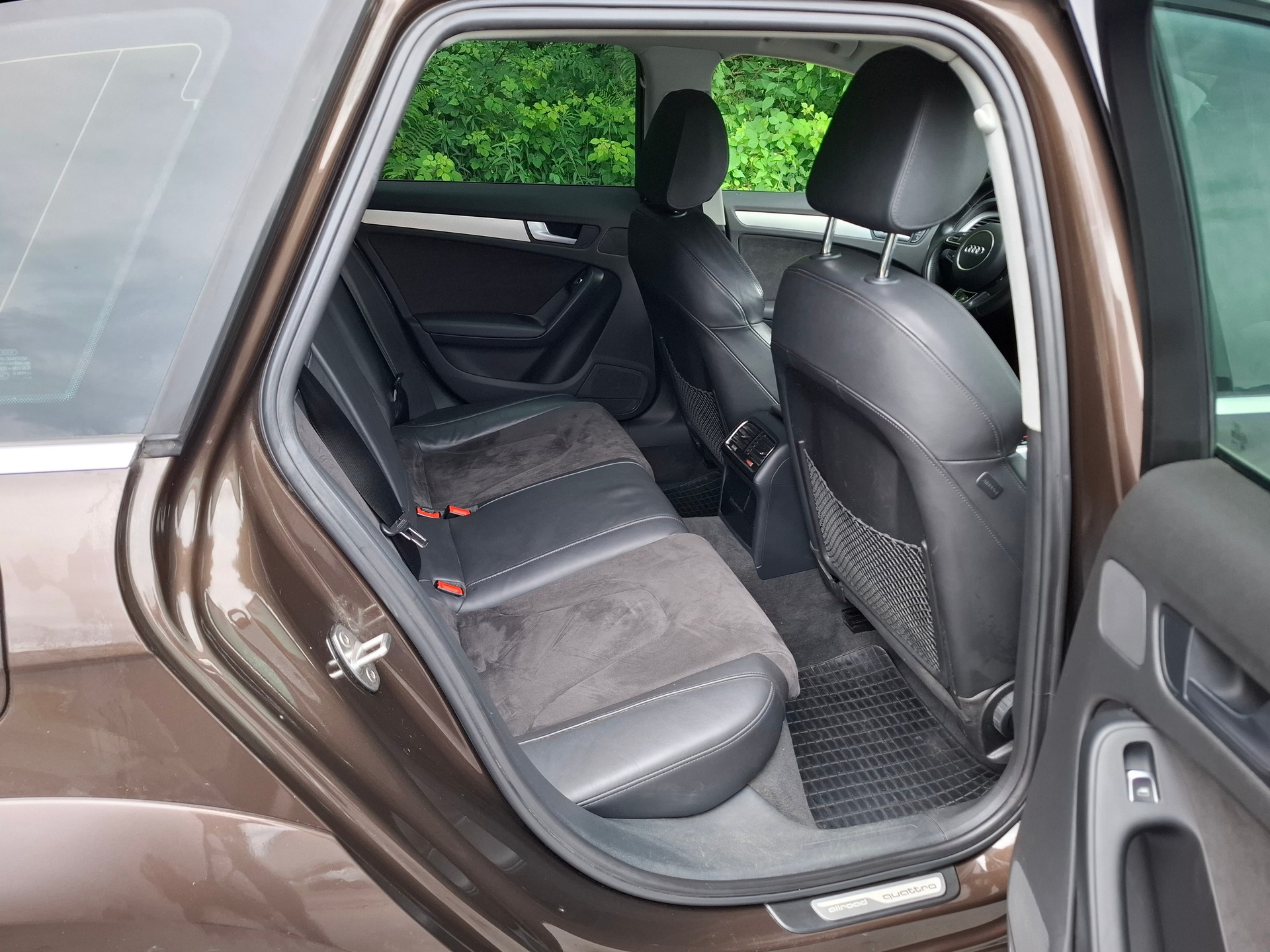 AUDI A4 allroad 3.0 TDI quattro S-tronic-image-16