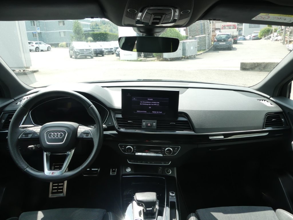 AUDI Q5 40 TDI Black Edition quattro S-tronic-image-7