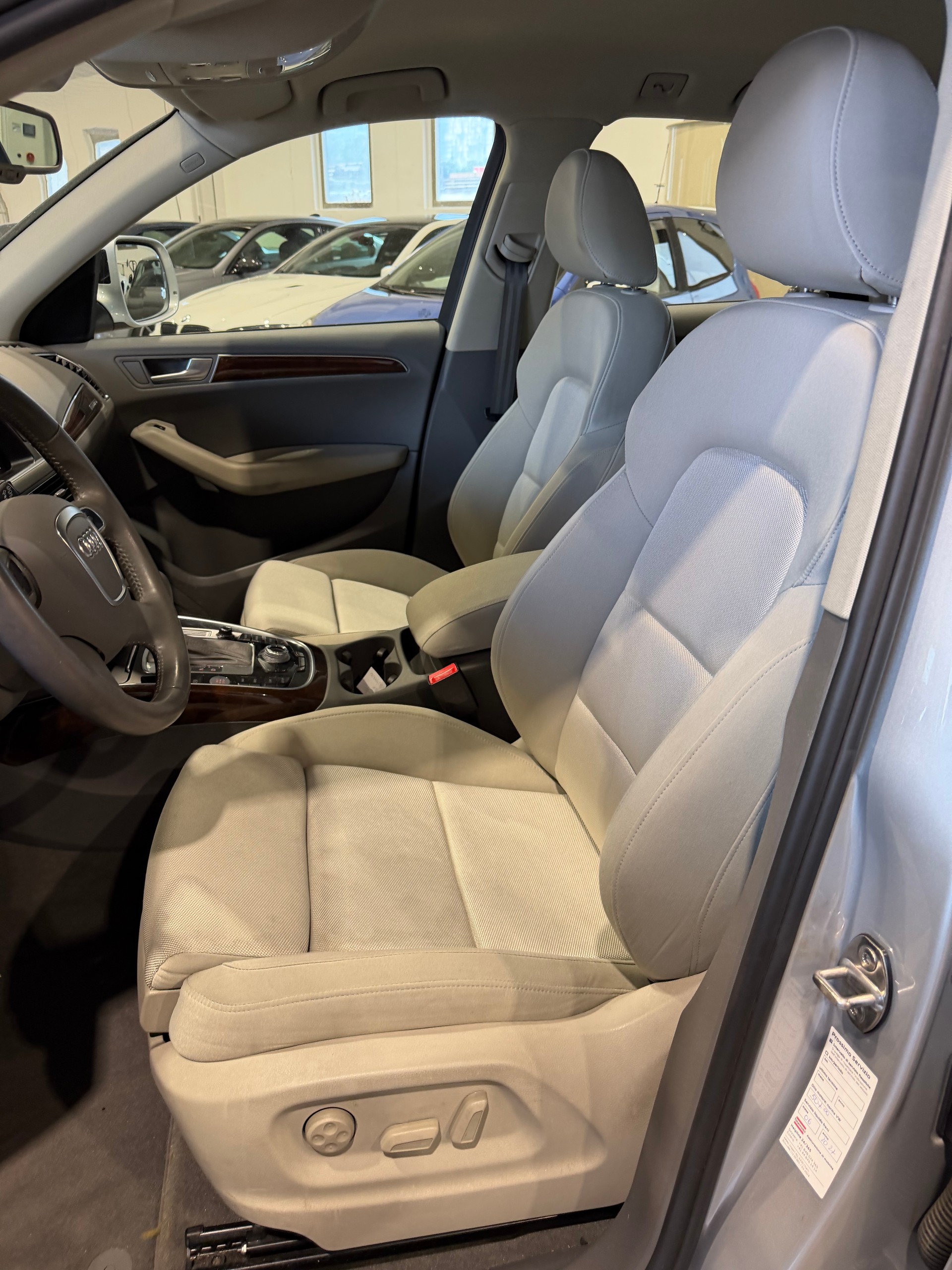AUDI Q5 2.0 TFSI quattro S-tronic-image-11