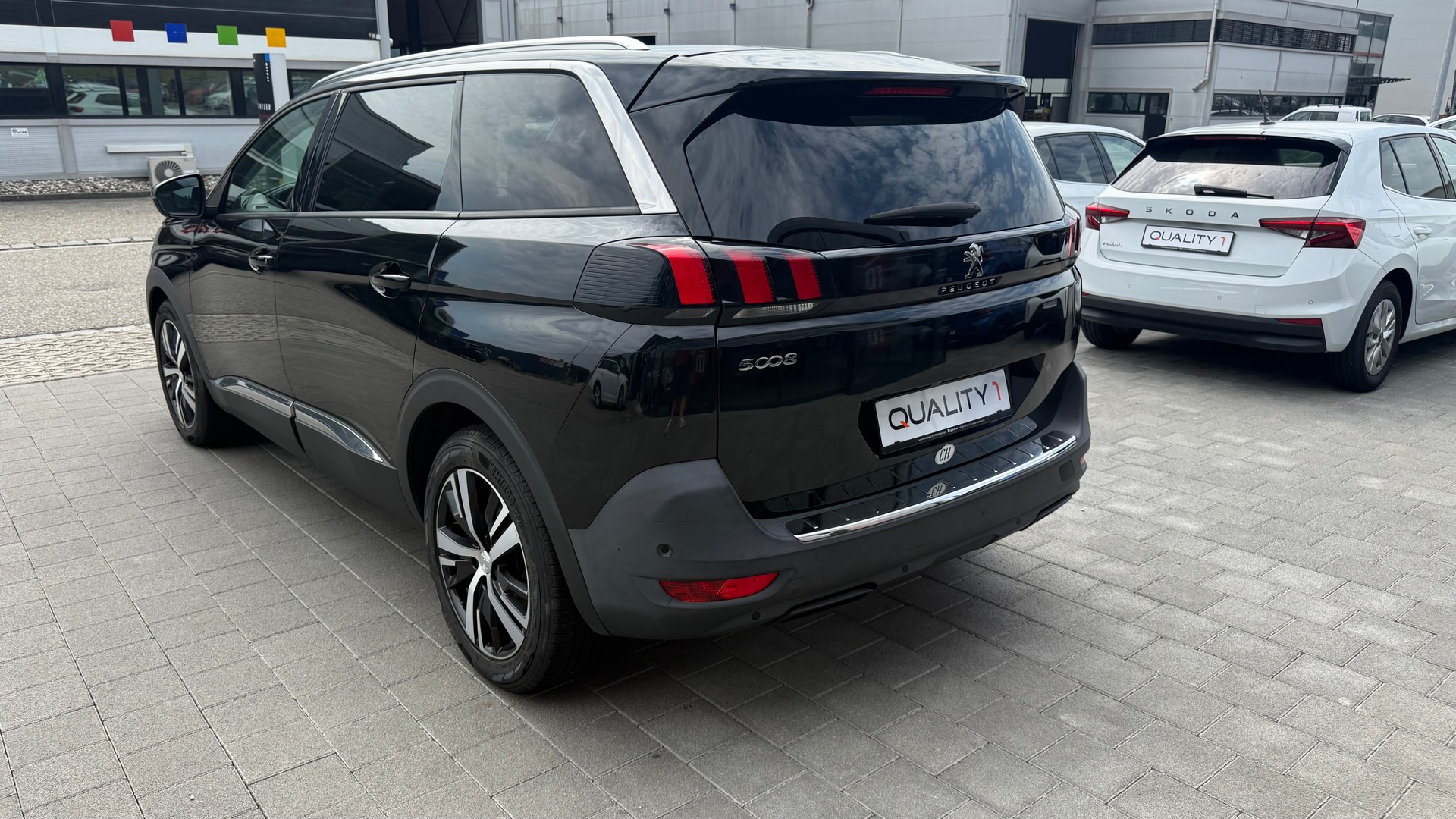 PEUGEOT 5008 1.5 BlueHDi Allure EAT-image-10