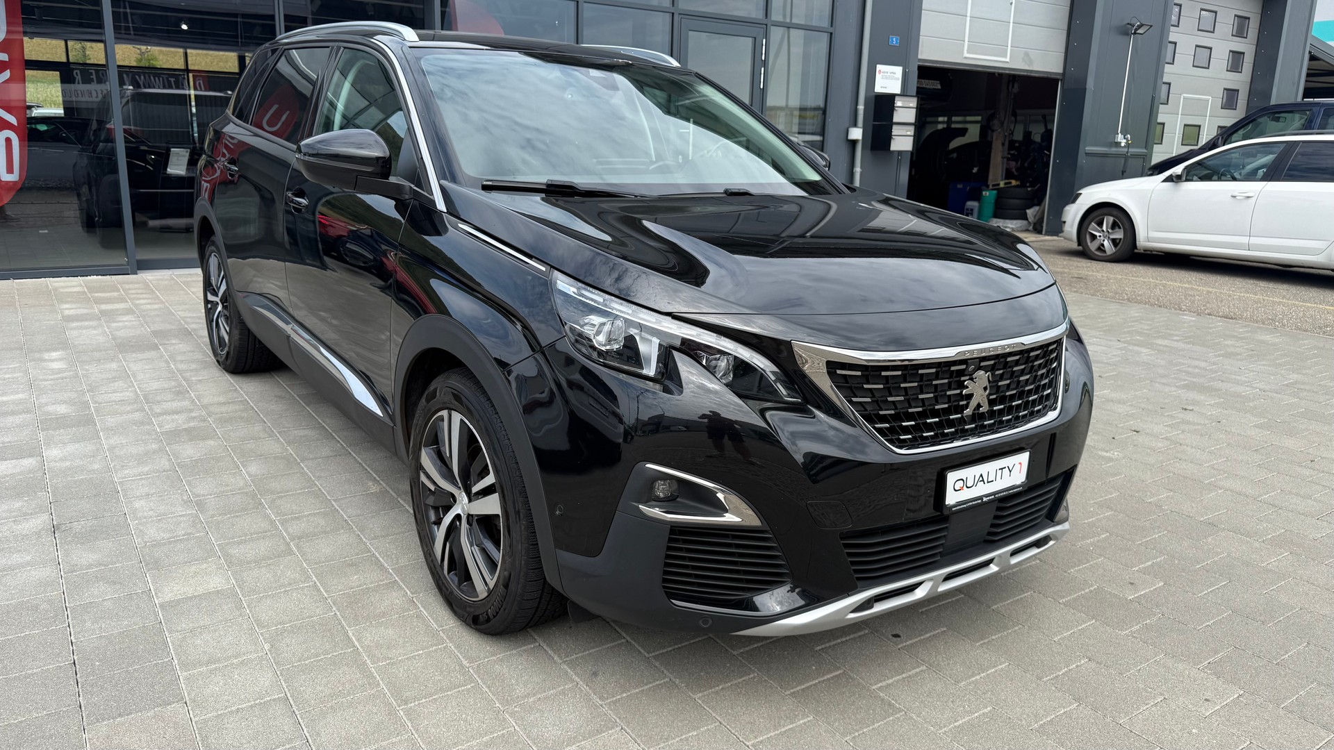 PEUGEOT 5008 1.5 BlueHDi Allure EAT-showroom-element-3