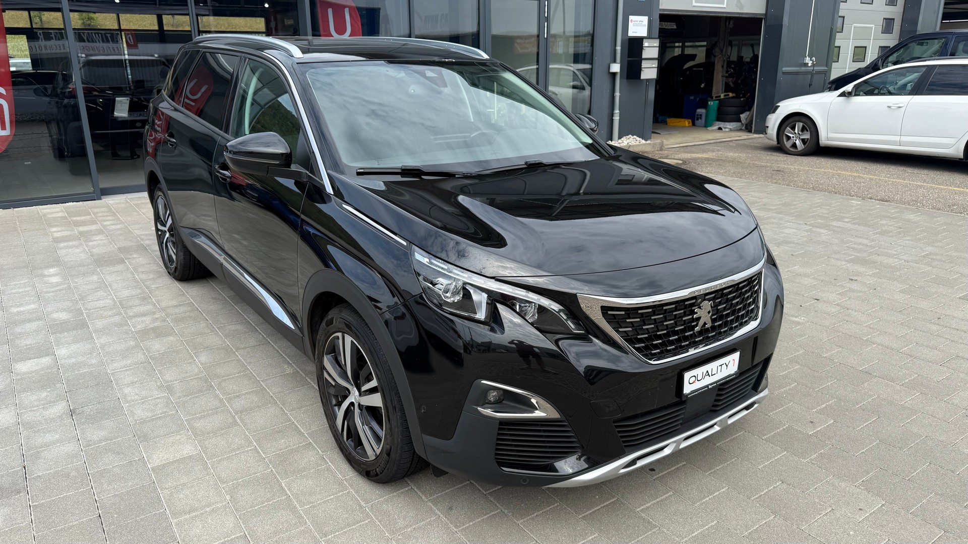 PEUGEOT 5008 1.5 BlueHDi Allure EAT-image-8