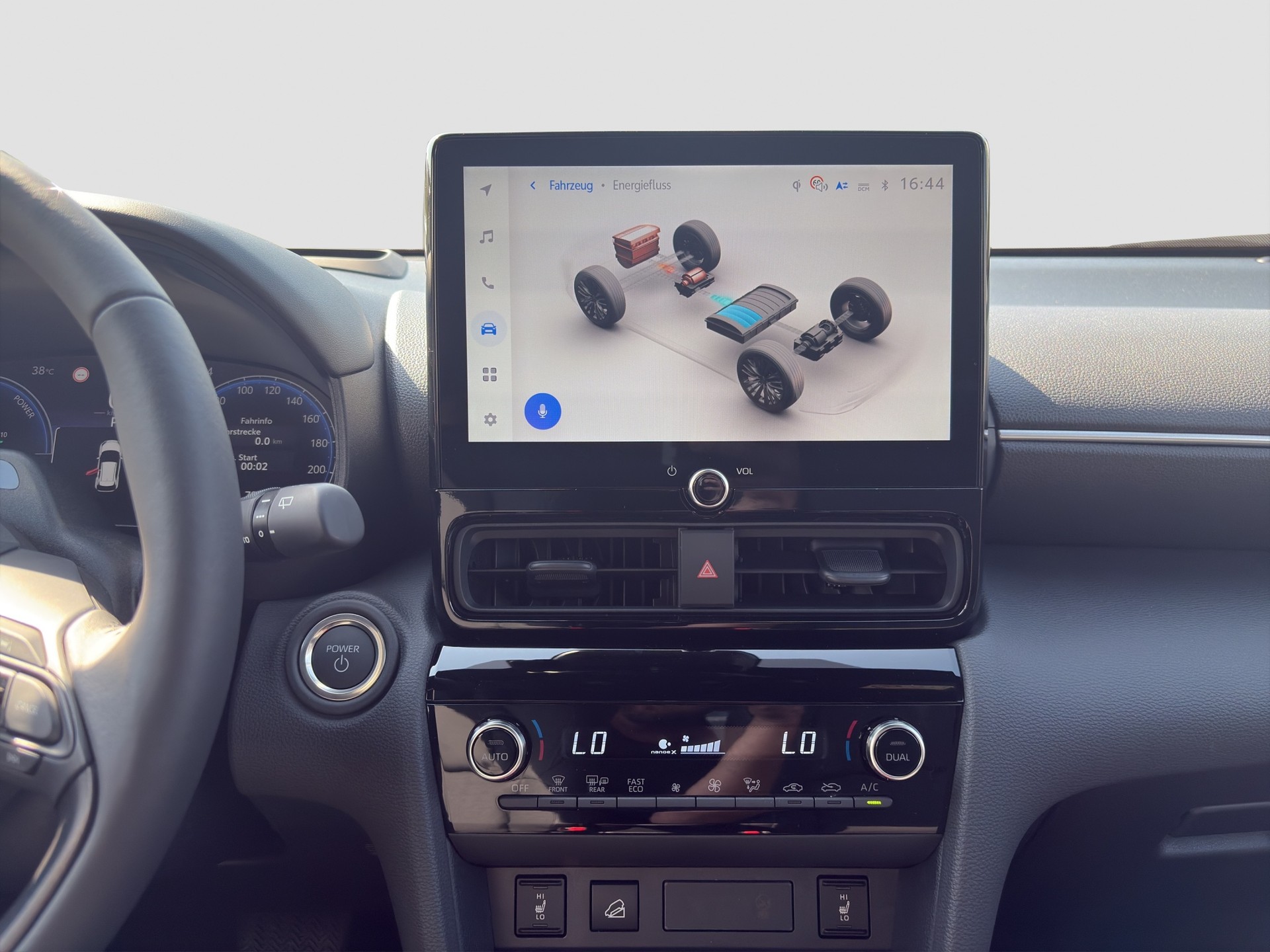 TOYOTA Yaris Cross 1.5 Executive AWDi e-CVT-image-13