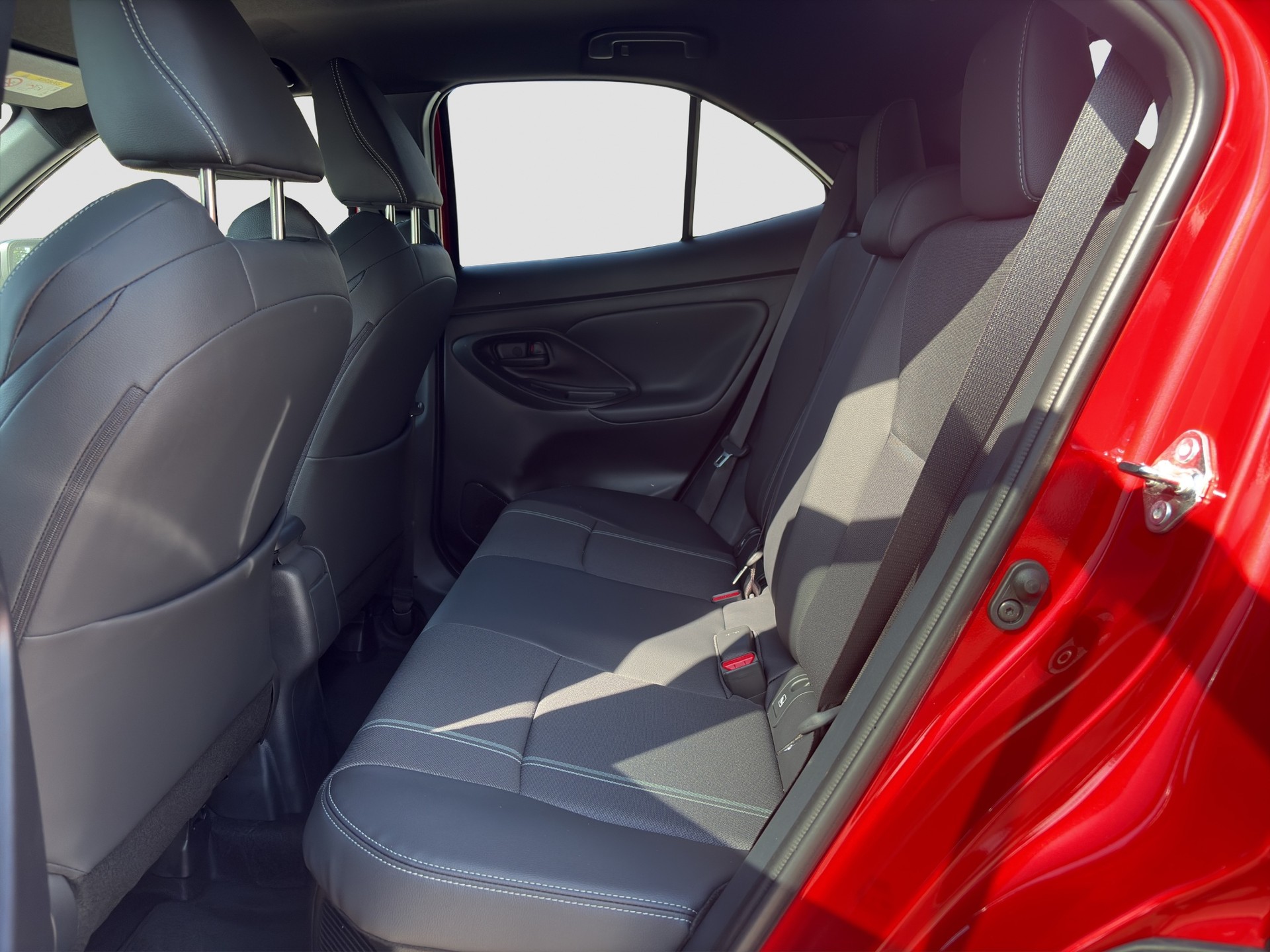 TOYOTA Yaris Cross 1.5 Executive AWDi e-CVT-image-10